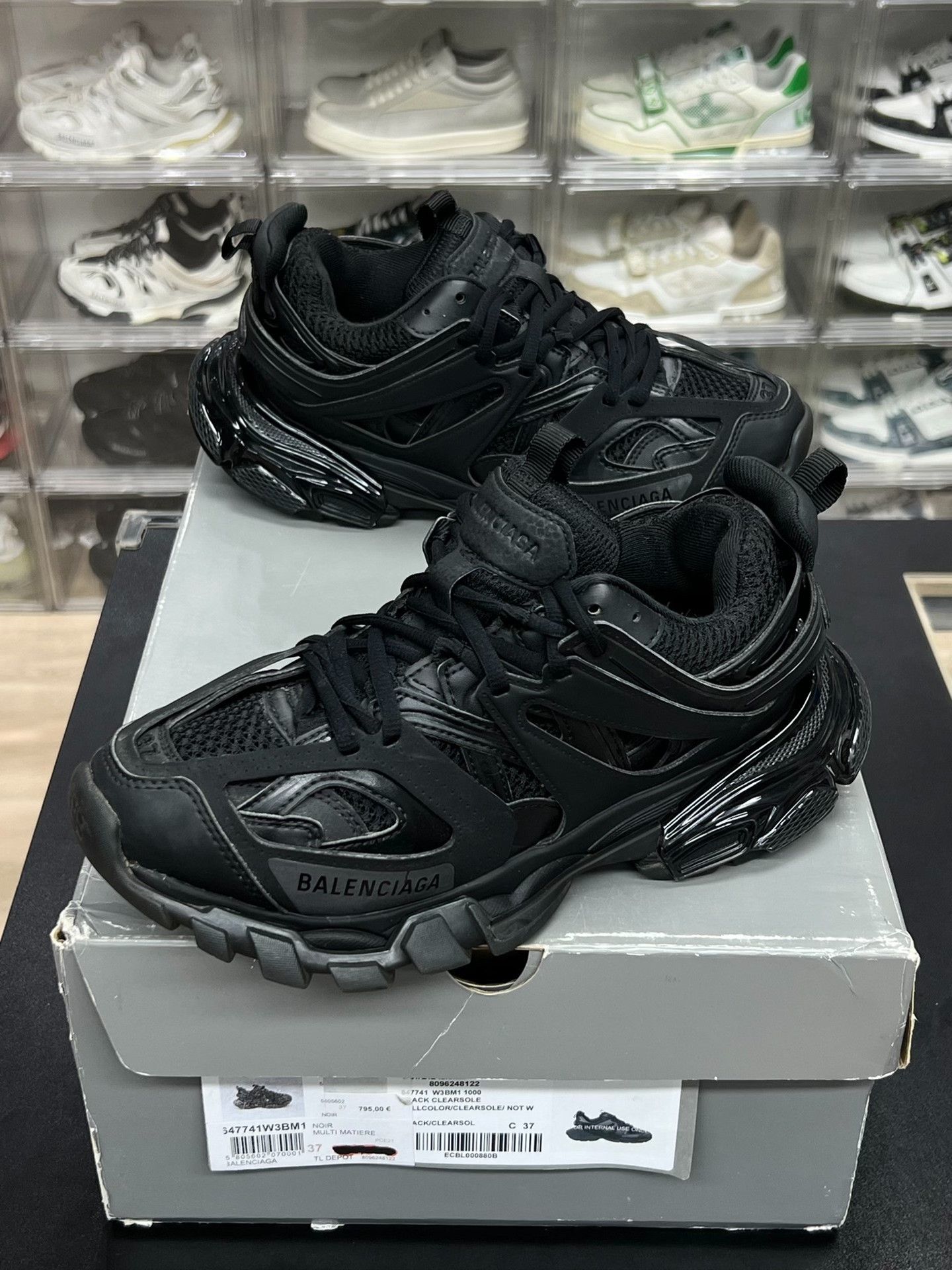 Balenciaga Balenciaga Black Lowtop Sneakers us_7 Women Size US 7 / IT 37 - 1 Thumbnail