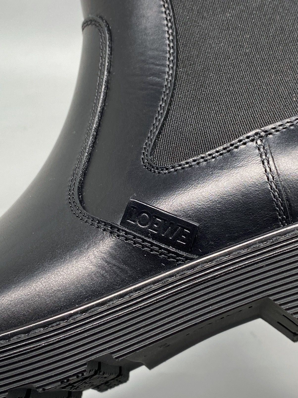Loewe LOEWE Blaze Leather Chelsea Boots size 37 Size US 7 / IT 37 - 9 Thumbnail