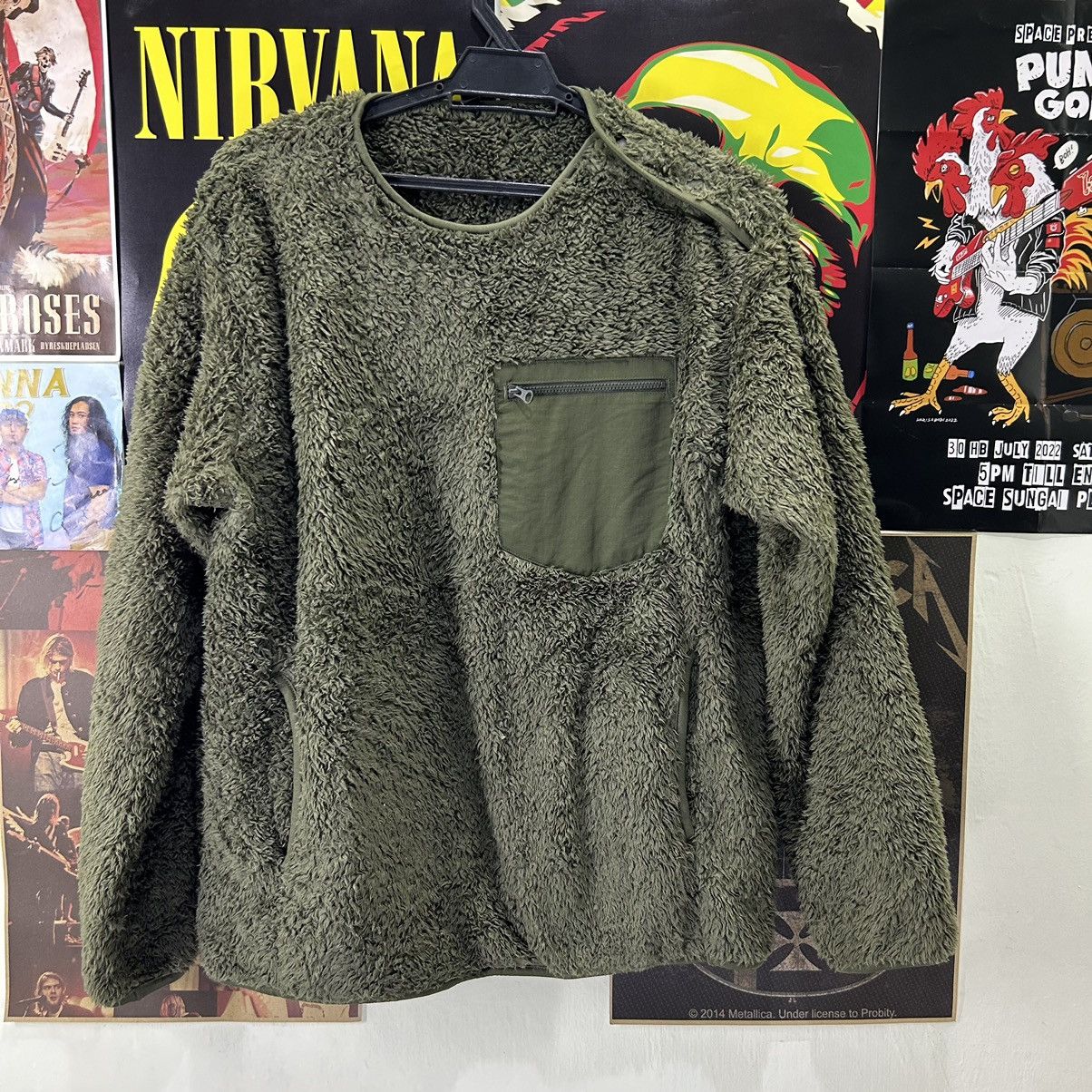 image of Military x Uniqlo Vintage Uniqlo Japanese Army Green Sherpa Sweater, Men's (Size Medium)