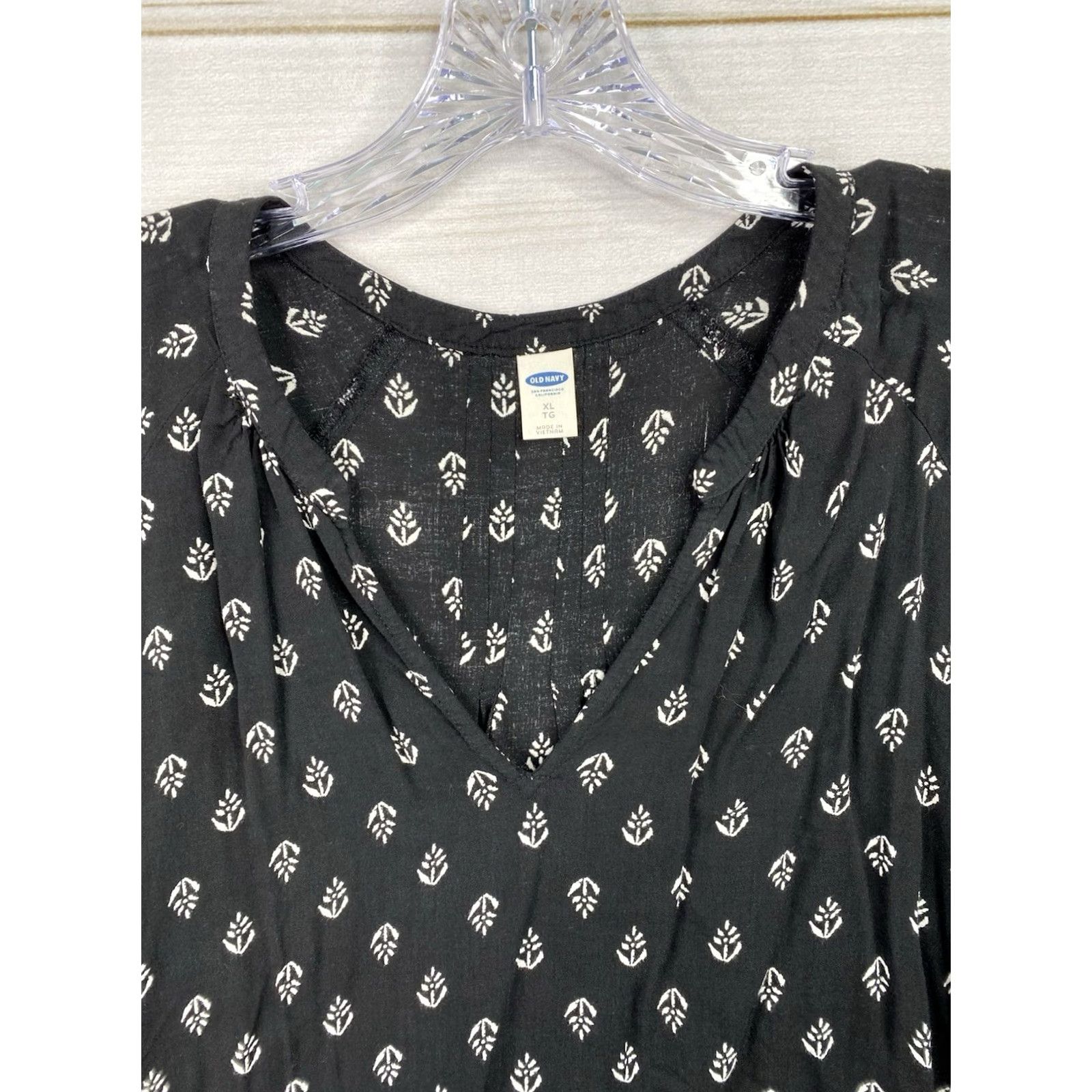 Old Navy Old Navy Floral Peasant Blouse Top Womens XL Black V-Neck Rayon Boho Shirt Size XL / US 12-14 / IT 48-50 - 2 Thumbnail