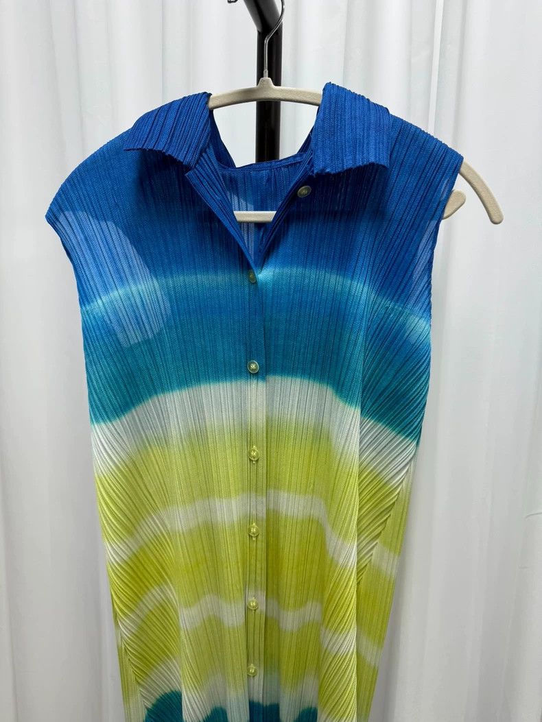Issey Miyake Issey Miyake size:3 Blue and green gradient color-blocked Size XS / US 0-2 / IT 36-38 - 2 Thumbnail
