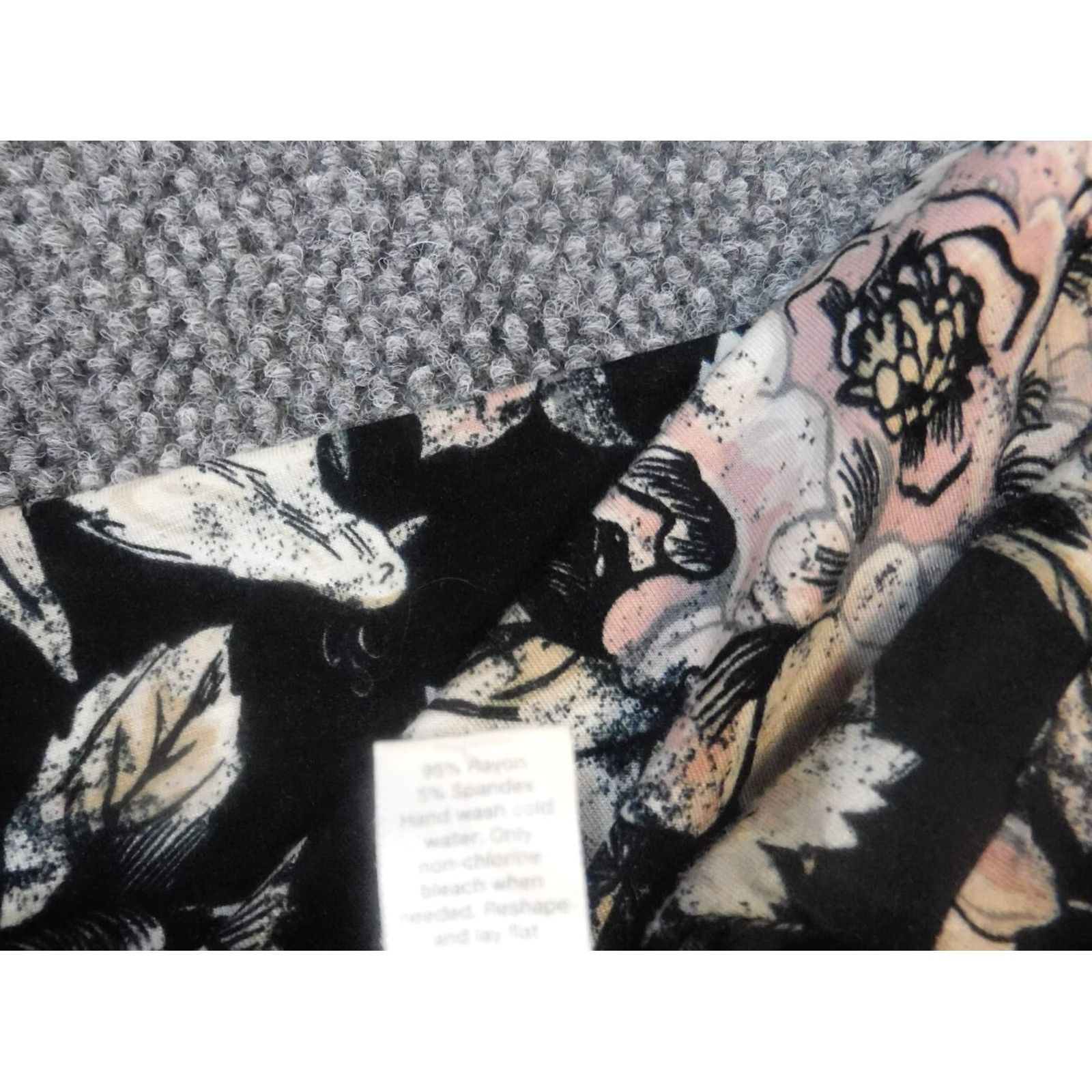 Vintage Cato Sweater Cardigan Womens S Black Floral Short Sleeve Balloon Knit Open Turtleneck Pullover Button Size S / US 4 / IT 40 - 6 Thumbnail
