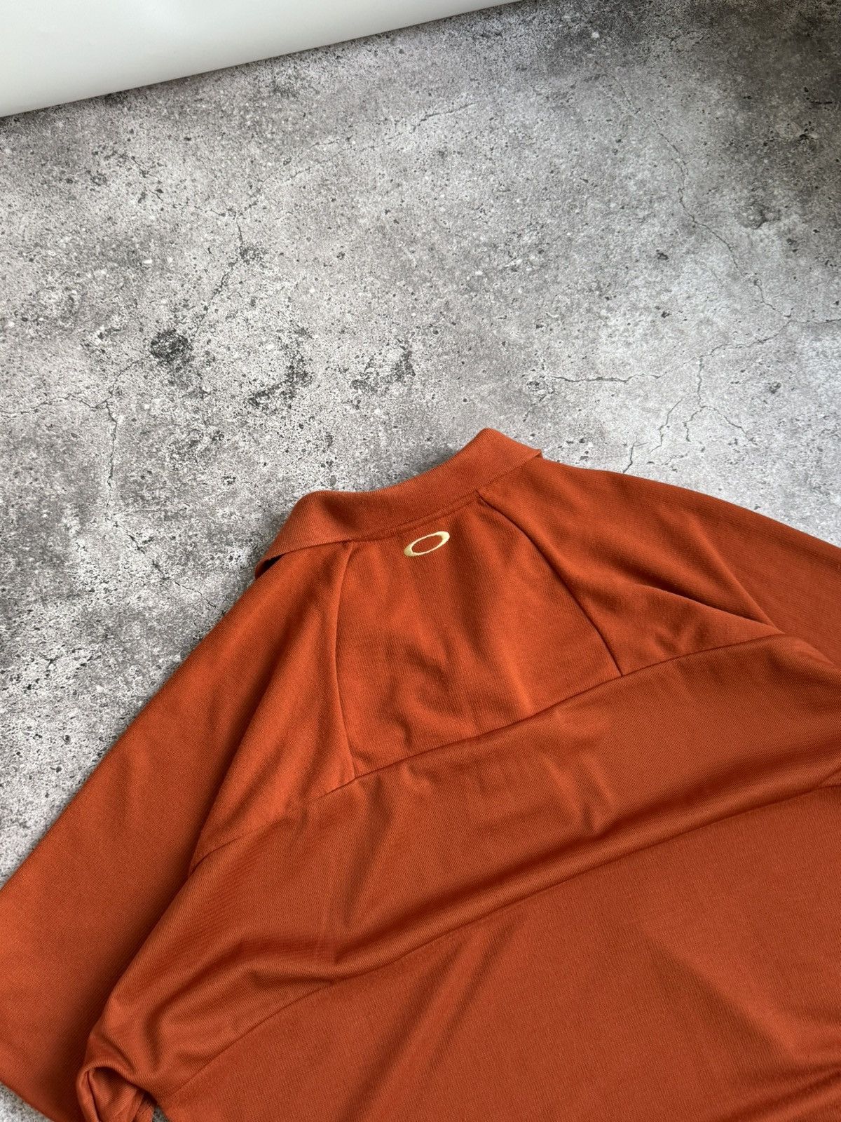 Oakley × Vintage Vintage Oakley metal logo oversized polo t-shirt Size US L / EU 52-54 / 3 - 10 Thumbnail