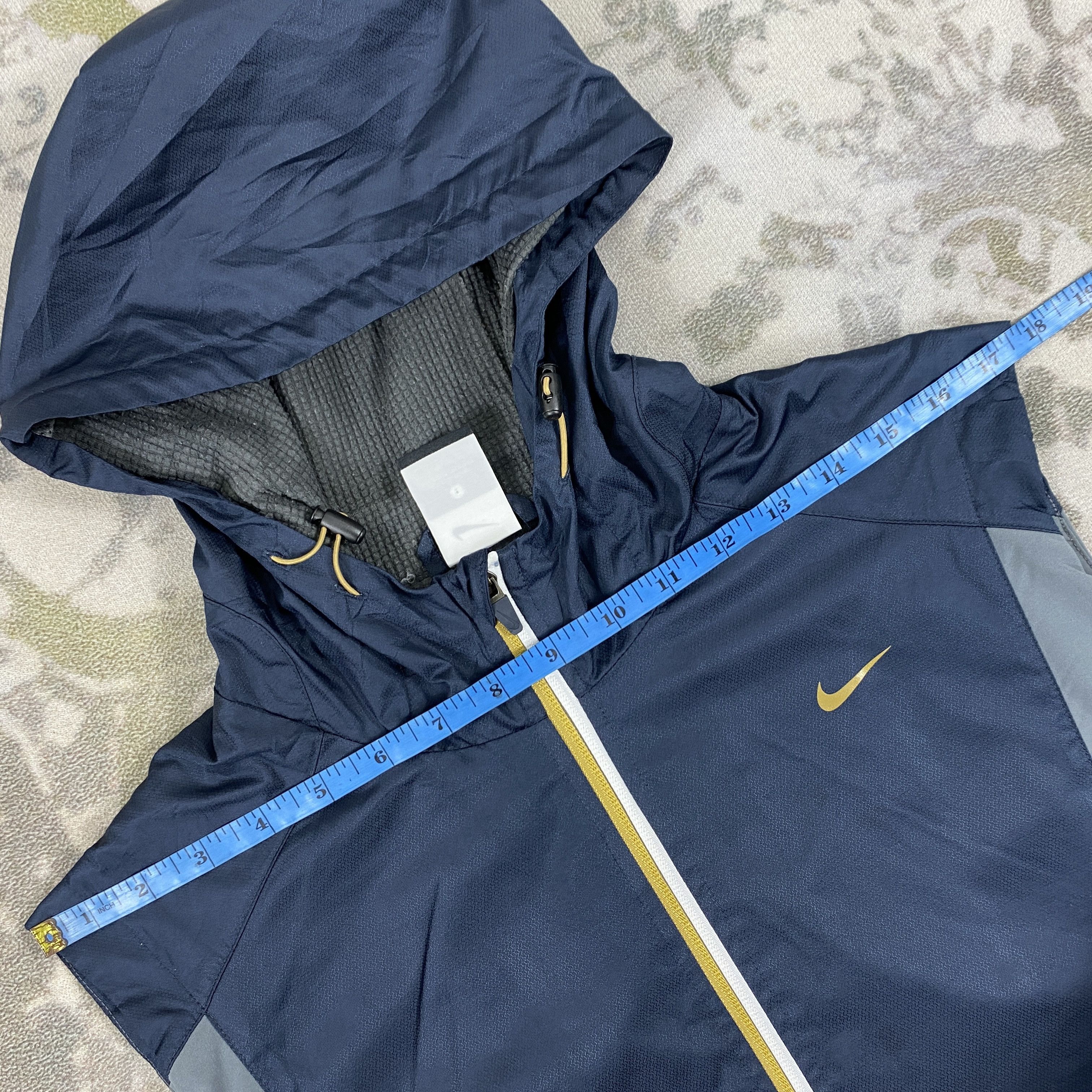 Nike Nike Sleeveless Small Logo Tracking Hoodie- J396 Size US M / EU 48-50 / 2 - 5 Thumbnail
