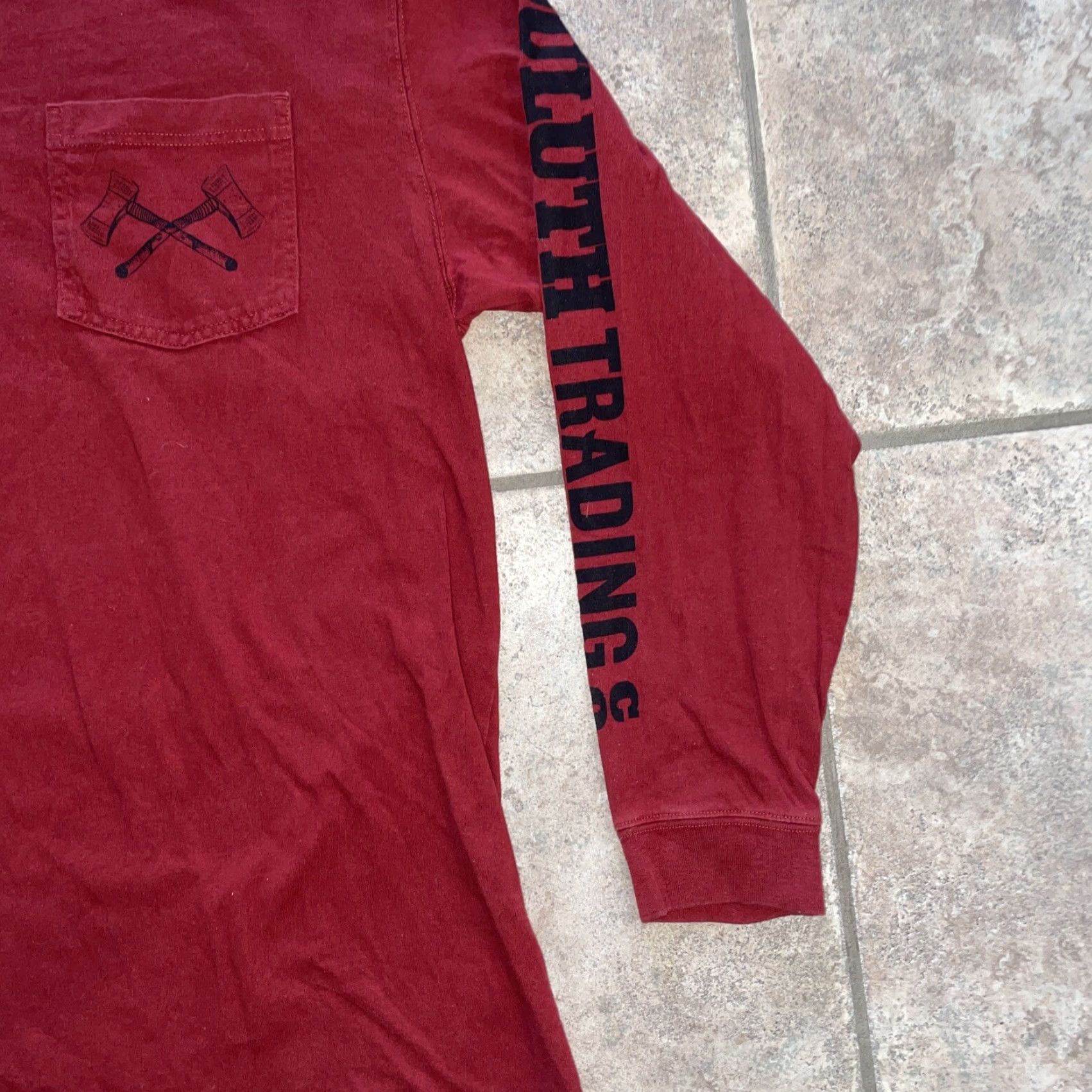 Duluth Trading Company DULUTH TRADING CO Long Tailed Tee Graphic Pocket Tee Mens L Red Shirt Men Size US L / EU 52-54 / 3 - 4 Thumbnail