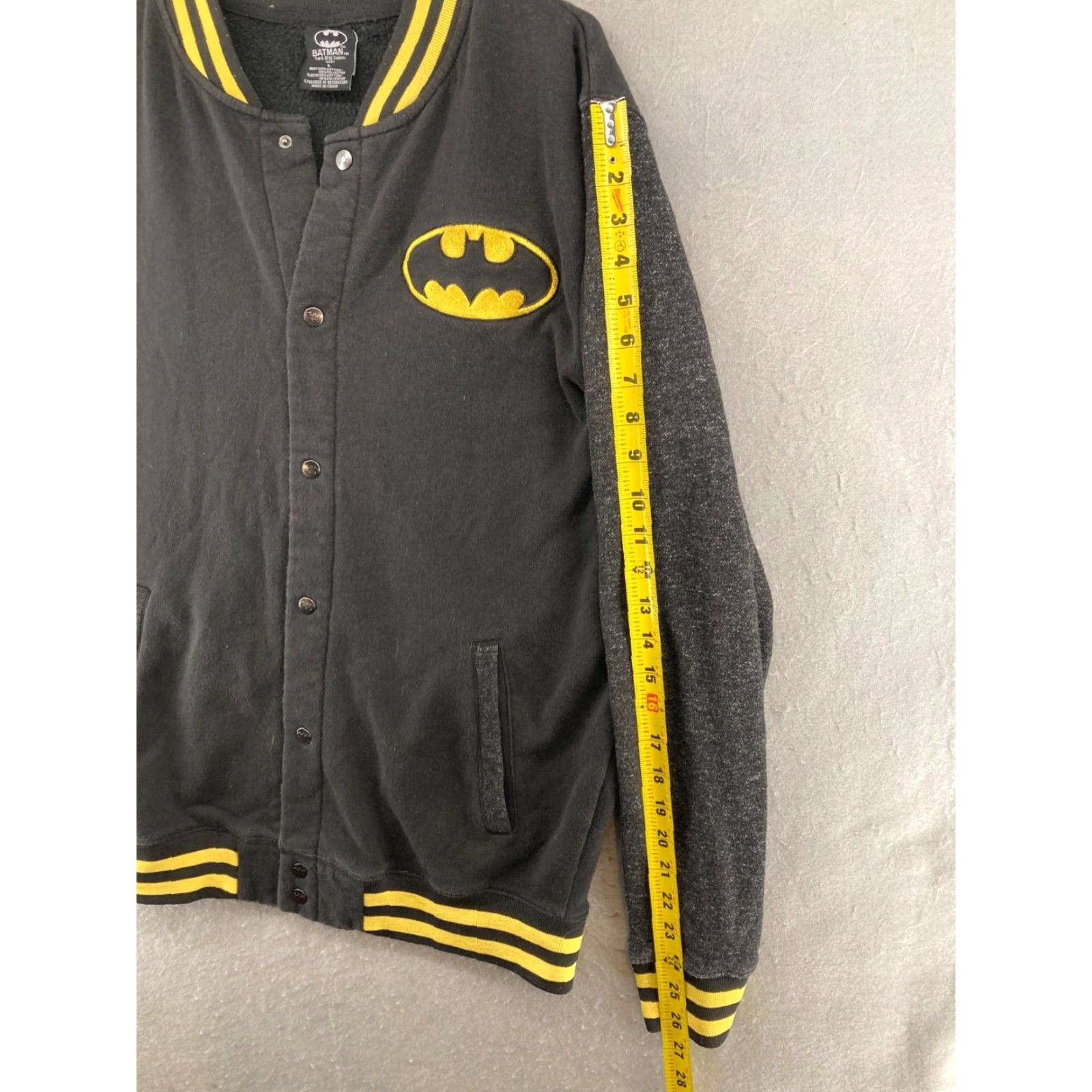 Vintage VINTAGE Batman Jacket Mens Short Snap-Front Black L Adult Black 90s Movie Super Hero Mens Size US L / EU 52-54 / 3 - 4 Thumbnail