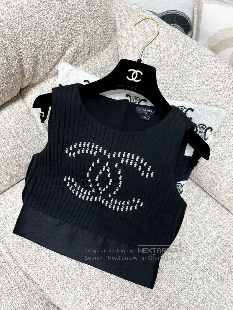 Chanel Chanel 22A Handicraft Workshop Black Pleated Sleeveless Ve Size XXS / US 00 / IT 34 - 2 Thumbnail