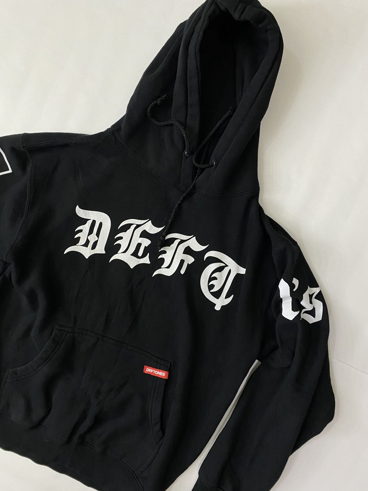 Band Tees THE DEFTONES HOODIE. Size US M / EU 48-50 / 2 - 7 Thumbnail