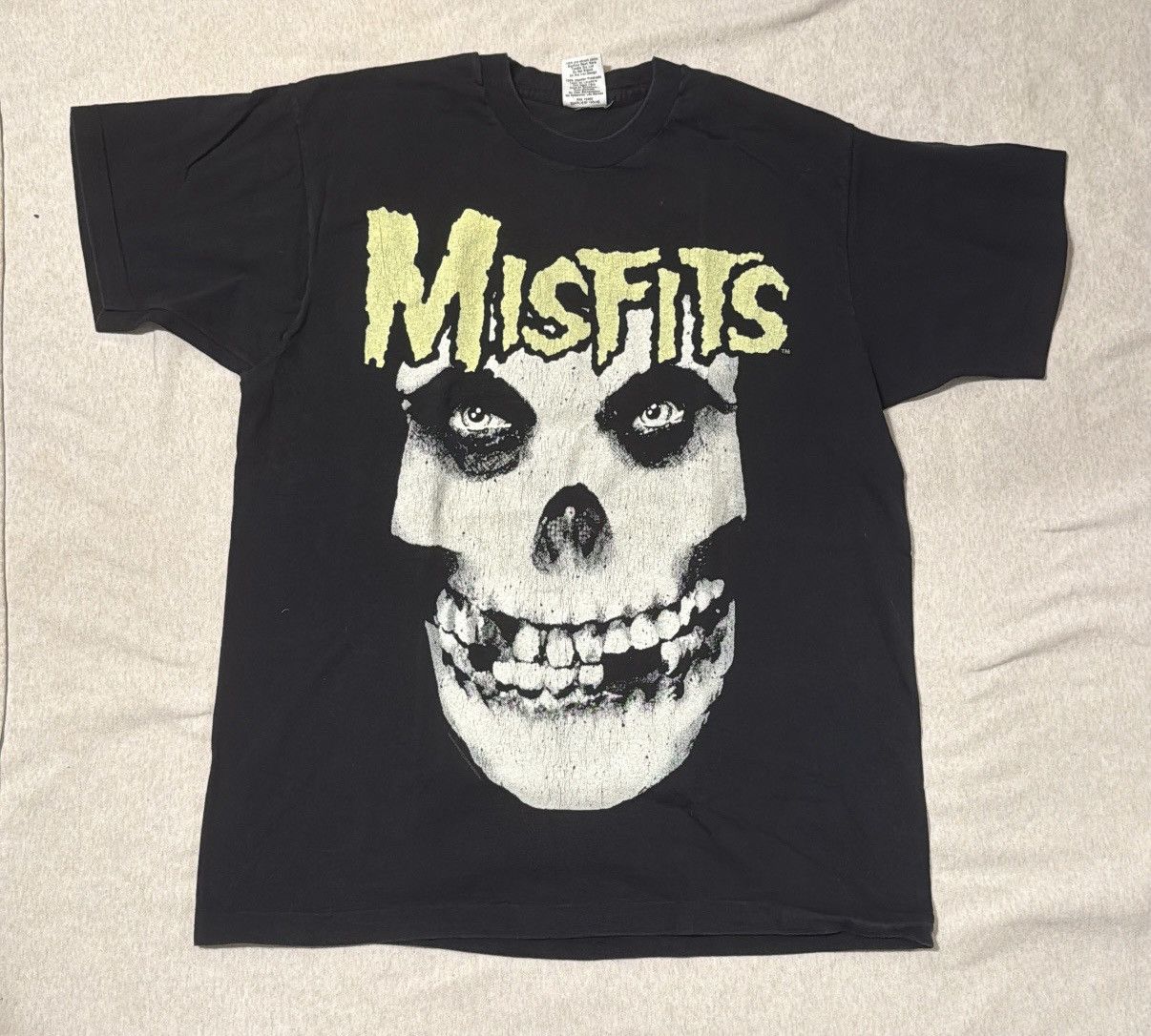 Misfits Vintage 1995 Misfits OG Glow in the Dark Skull T-shirt XL Size US XL / EU 56 / 4 - 1 Thumbnail