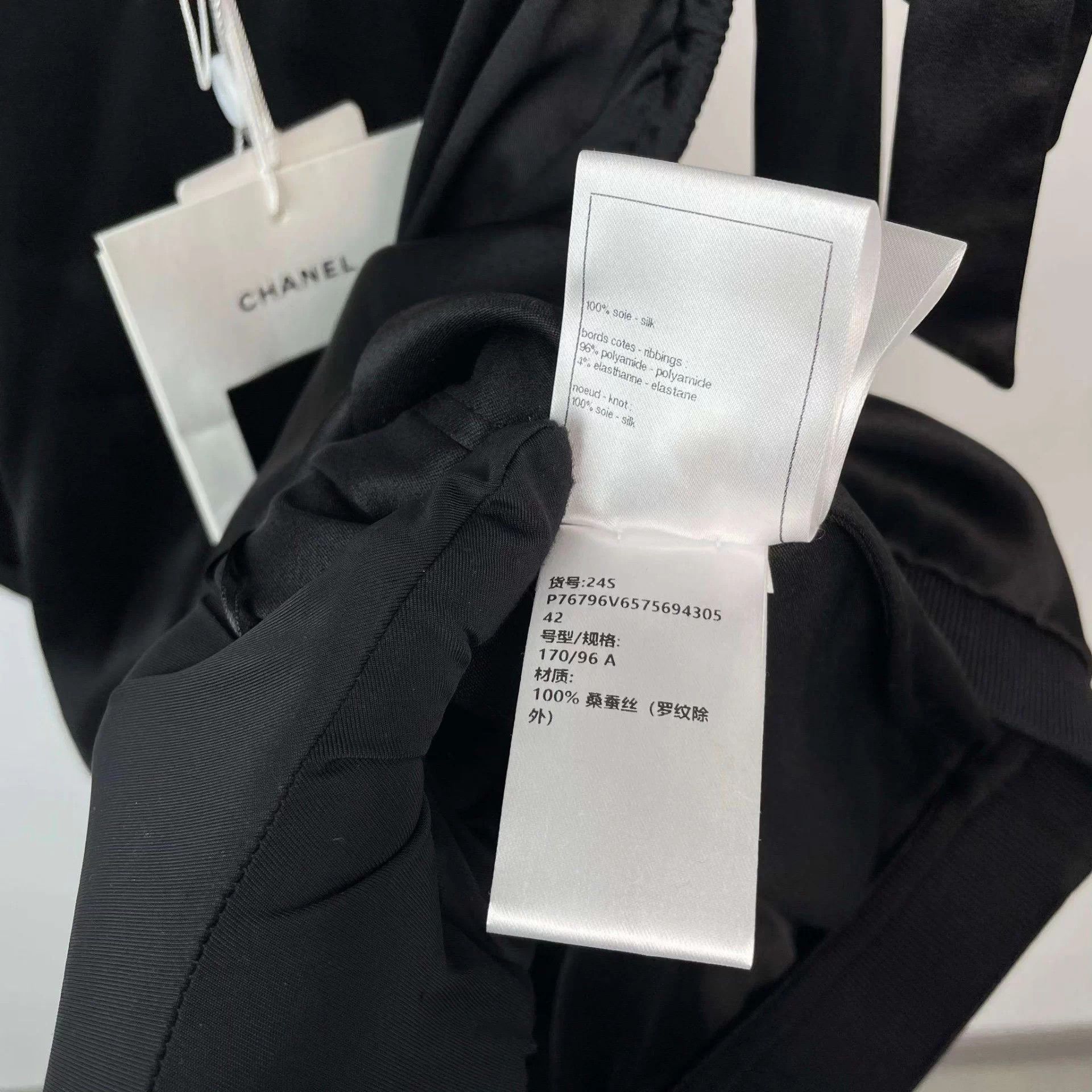 Chanel Chanel 24S NWT Bow Off-Shoulder Silk Top Black 42 Size M / US 6-8 / IT 42-44 - 8 Thumbnail