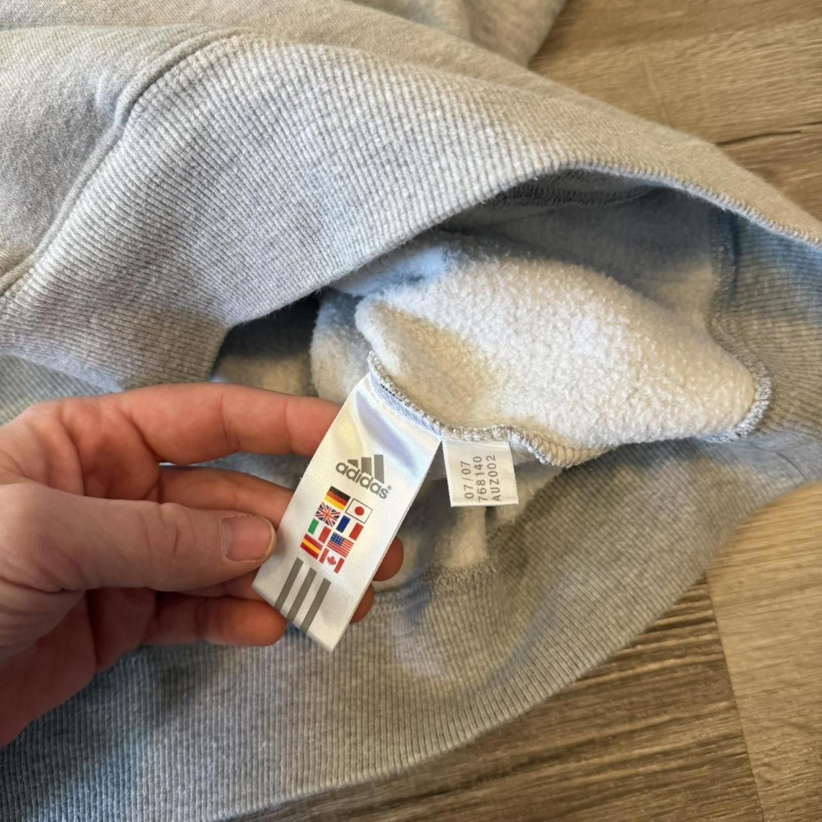 Adidas Vintage adidas impossible is nothing hoodie 2007 L Size US L / EU 52-54 / 3 - 7 Thumbnail