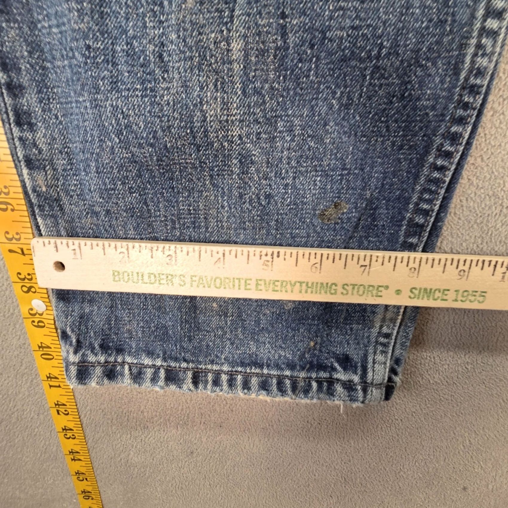 Banana Republic Banana Republic Jeans Mens Straight Denim Blue Medium Wash Distressed 33x31 W38a 33in Inseam 31in Waist 33in Button Fly Pockets Vintage No Size US 33 - 5 Thumbnail