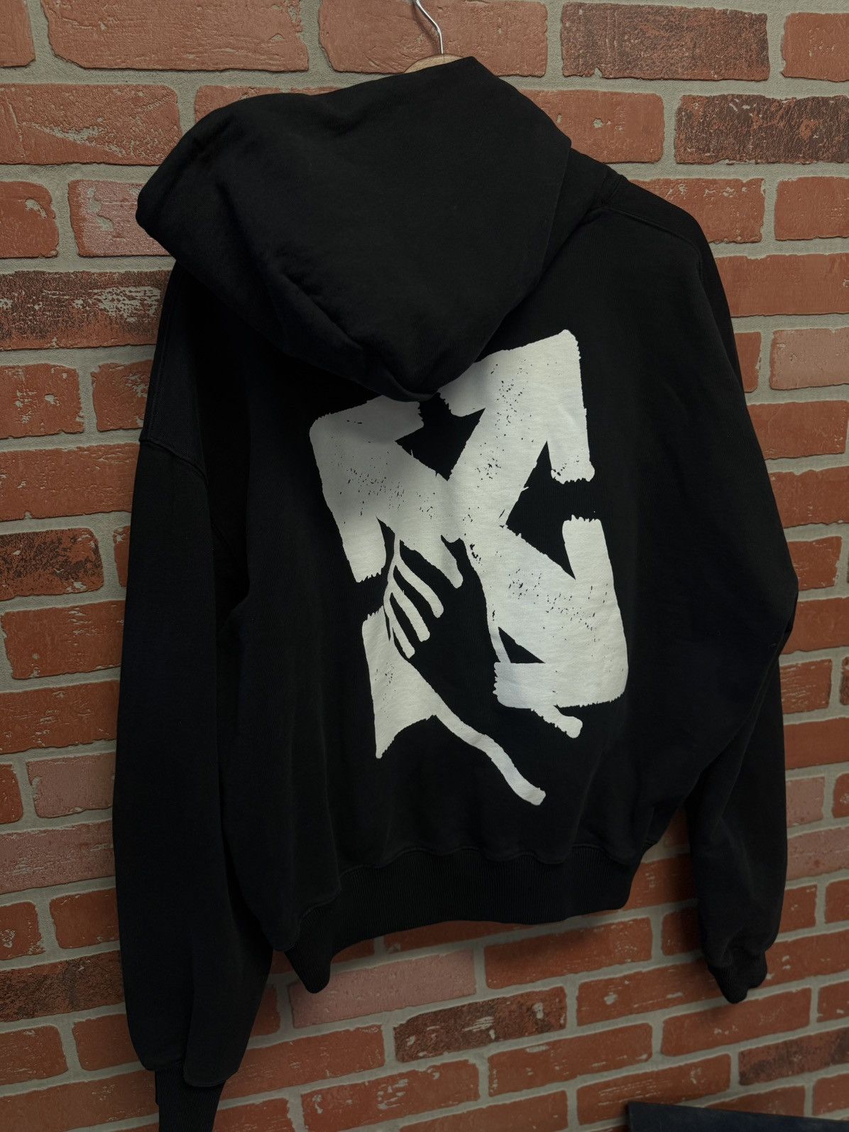 Off-White × Virgil Abloh Off White Hoodie Size Medium Black Arrow Fade 🧼 Size US M / EU 48-50 / 2 - 3 Thumbnail