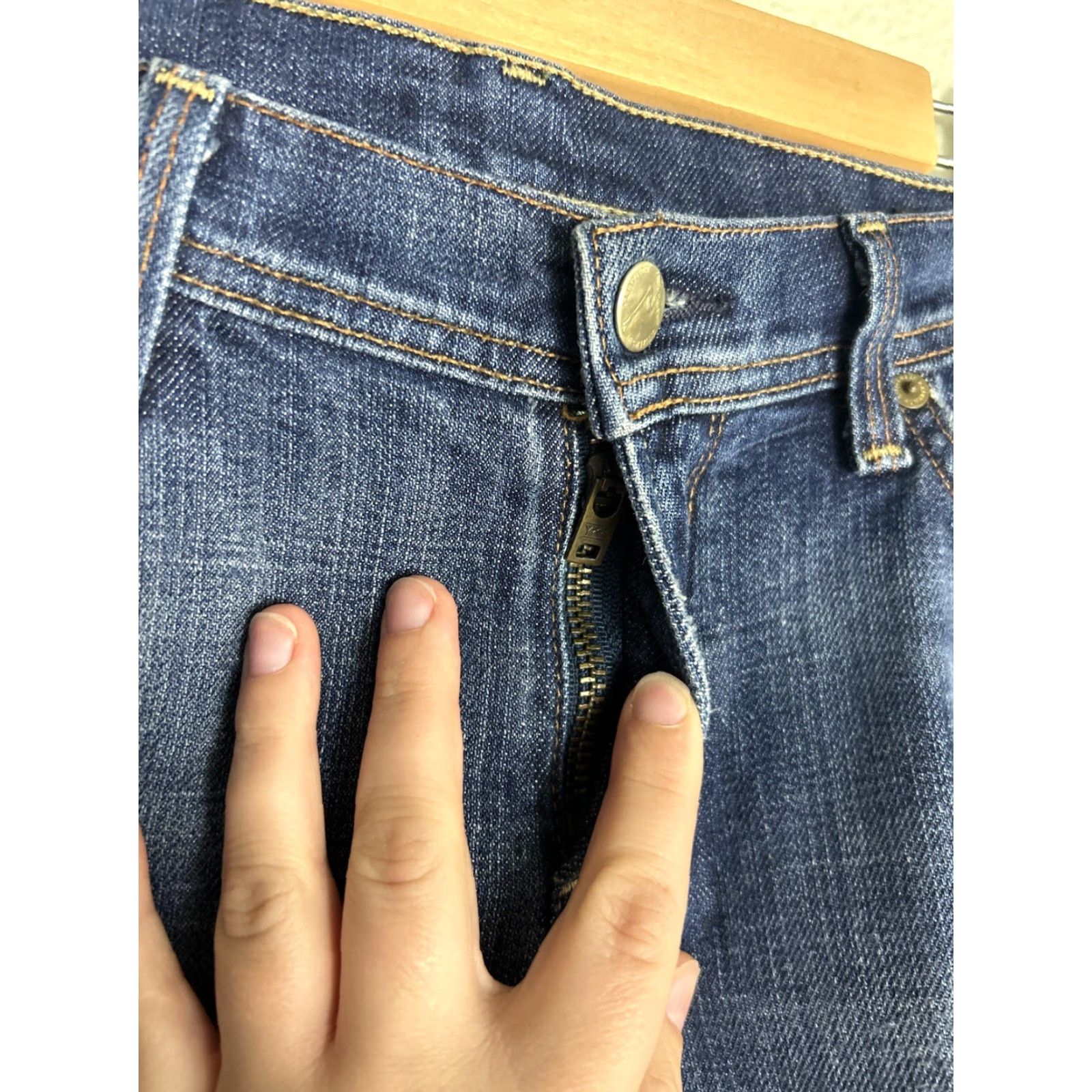 Citizens Of Humanity Citizens of Humanity Jeans Womens 30 Flare Low Rise Distressed Blue Denim Stretch 28in Inseam Regular Fit Raw Hem Av a 109 Size 30" / US 8 / IT 44 - 6 Thumbnail