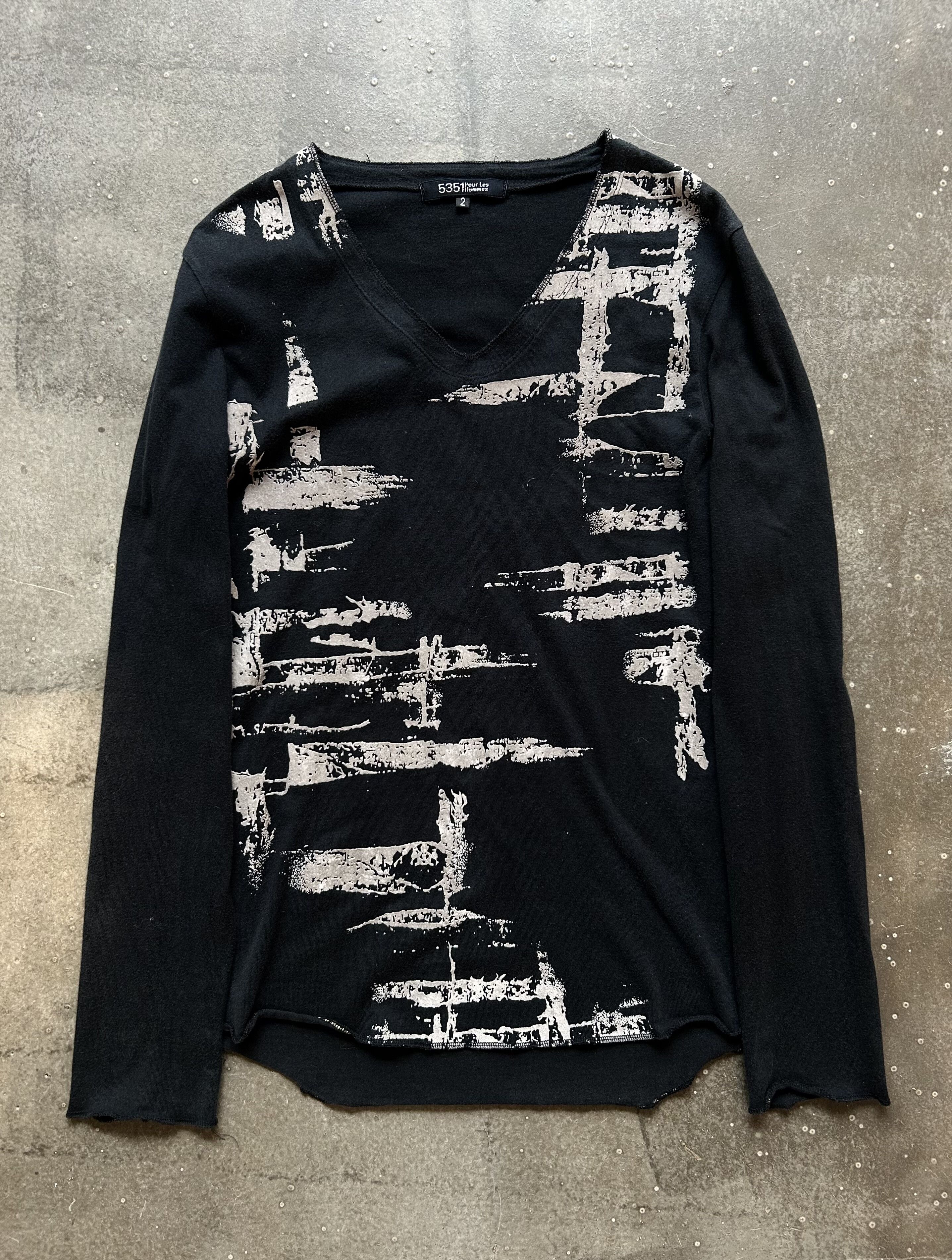 5351 POUR LES FEMMES black long sleeve graphic top Size US M / EU 48-50 / 2 - 1 Thumbnail