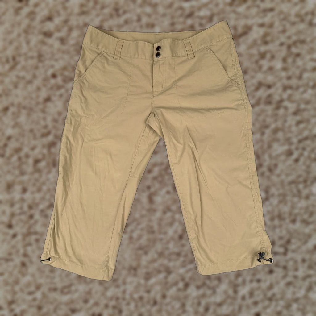 Vintage Columbia Pants Womens Beige Nylon Capri 34x18 Regular Stretch 10 Casual Capris, Travel, Workwear Womens, 18in Inseam, Flat Front, Machine Washable Size 32" / US 10 / IT 46 - 1 Thumbnail