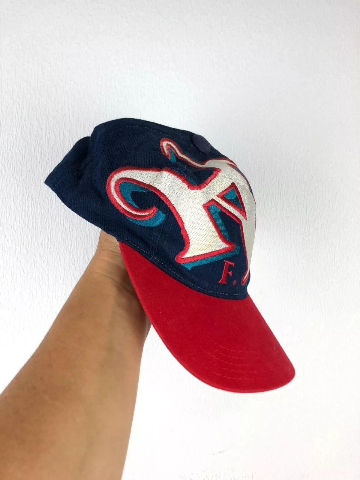 Nike Vintage Nike Arsenal Snapback Hat Football Soccer Cap Size ONE SIZE - 3 Thumbnail