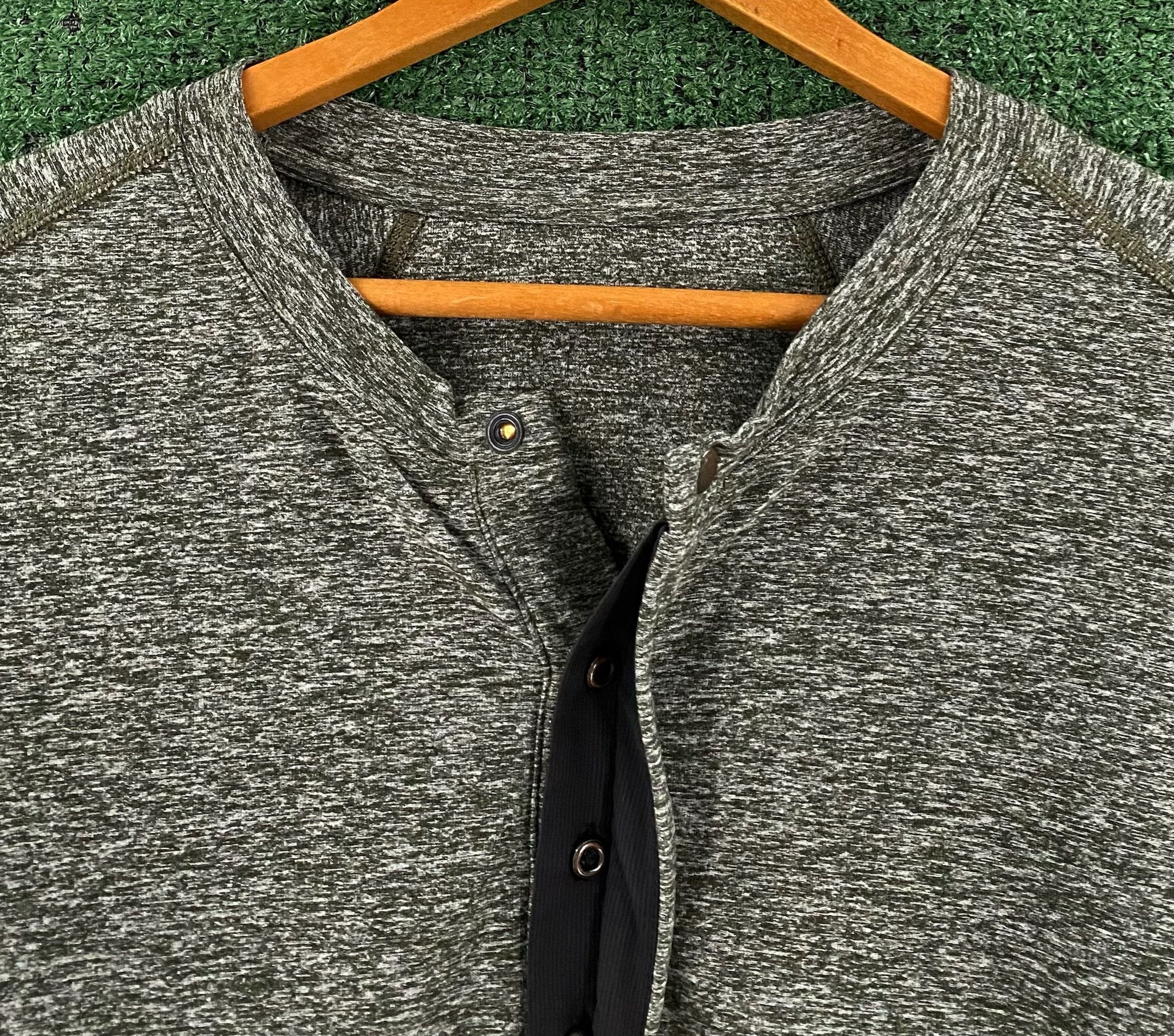 Lululemon Lululemon Surge Henley Long Sleeve Shirt Large Size US L / EU 52-54 / 3 - 3 Thumbnail