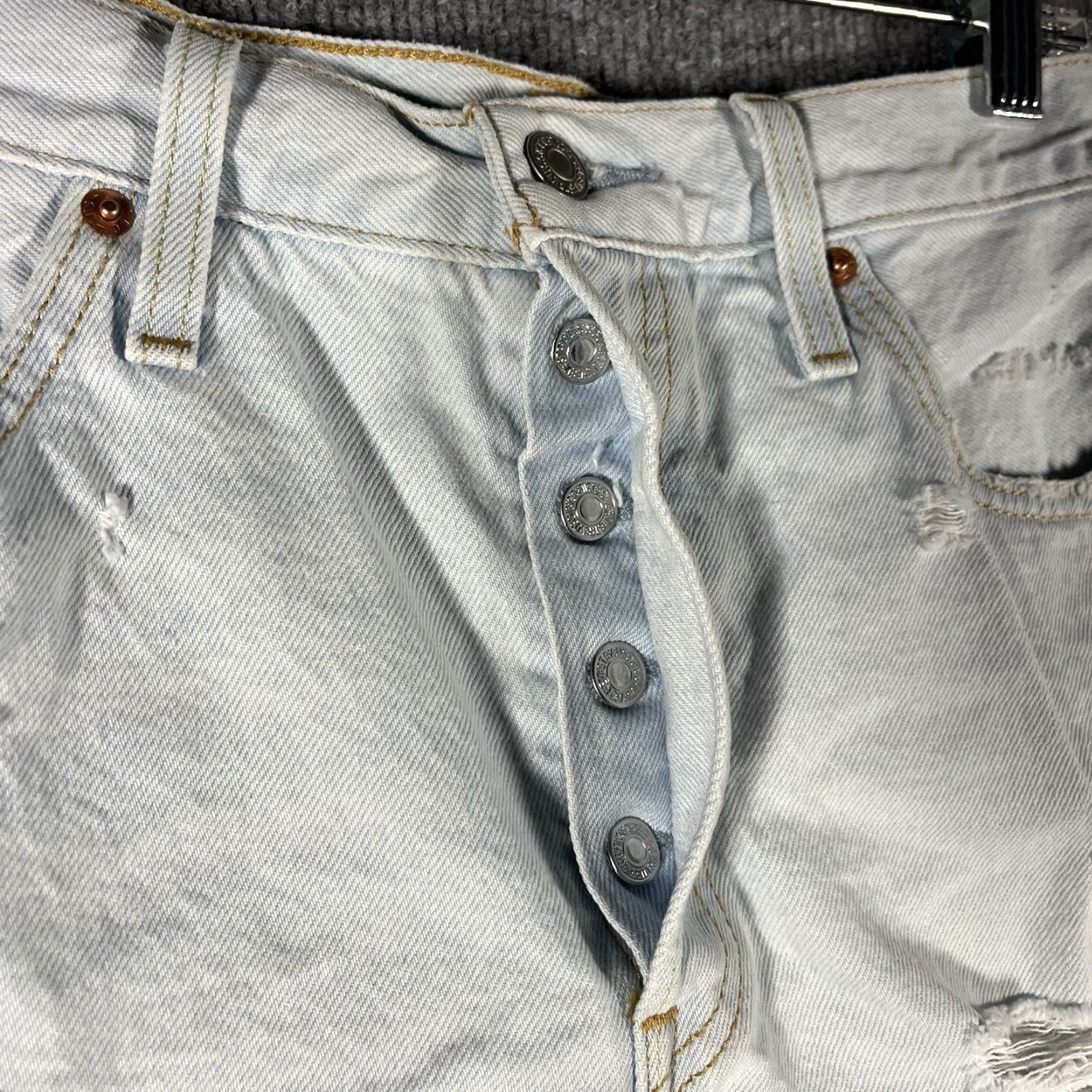 Levi's Levi's 501 Shorts Womens 30 Blue Denim Distressed Cut Off Light Wash Button Fly Size 30" / US 8 / IT 44 - 4 Thumbnail
