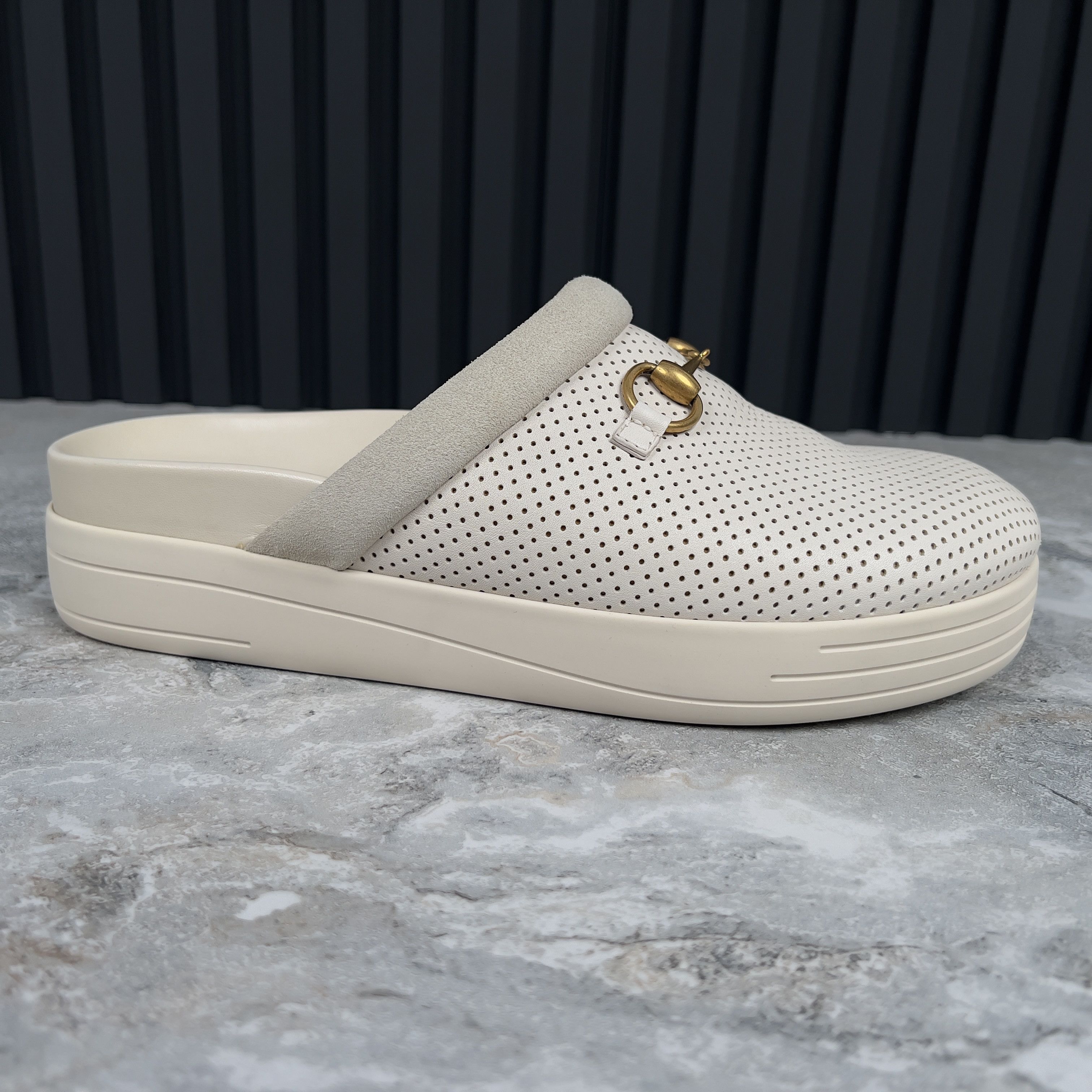 Gucci GUCCI Horsebit Platform Mallorca Mule Perforated Leather Size US 8.5 / EU 41-42 - 4 Thumbnail