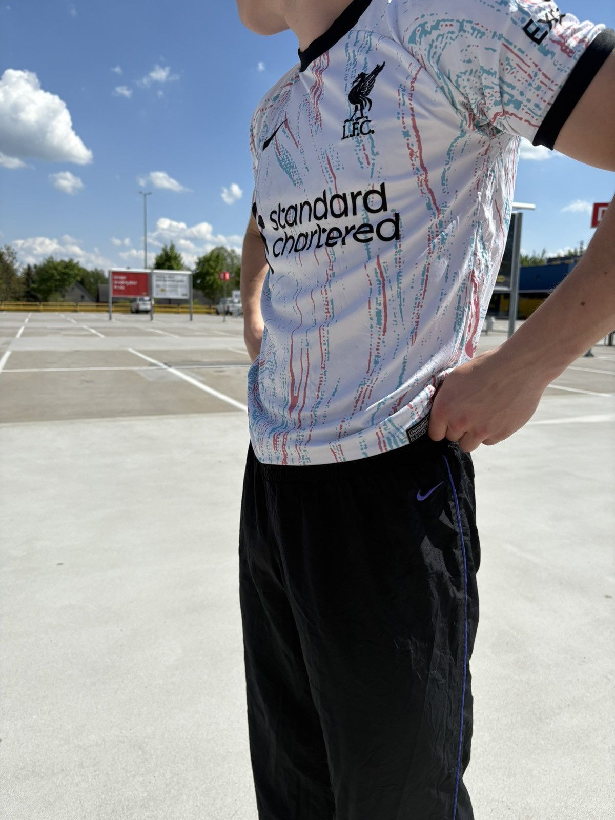 Nike × Vintage white and blue Vintage liverpool jersey Football shirt Size US S / EU 44-46 / 1 - 3 Thumbnail