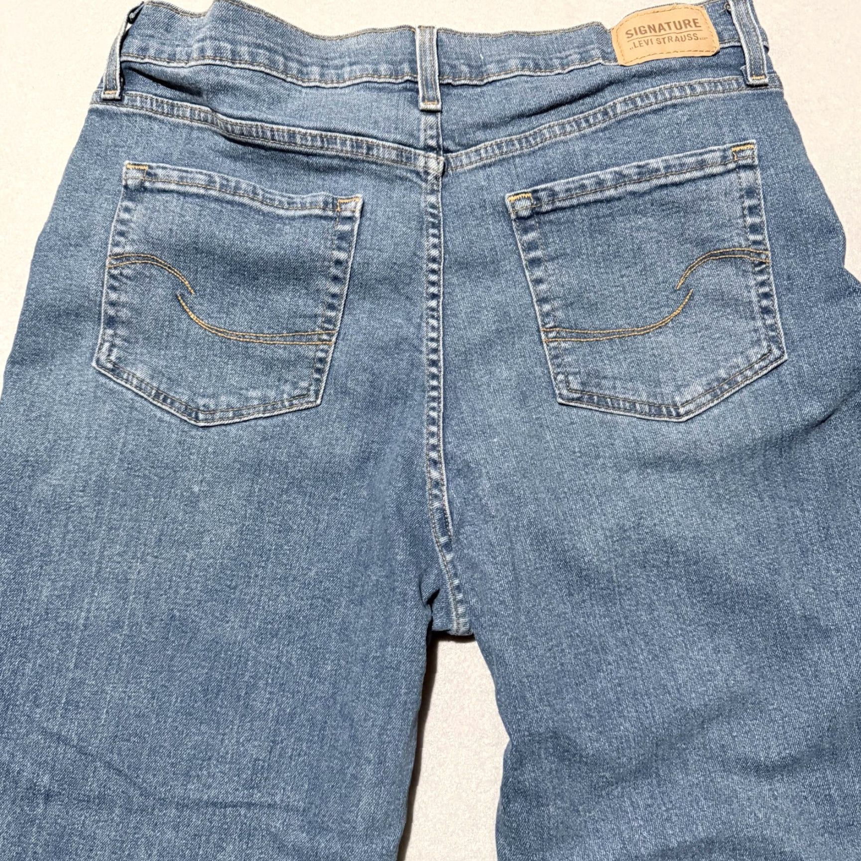 Levi's VINTAGE Signature By Levi's Jeans Women Blue High-Rise 12 Denim 90s City USA Streetwear 5-Pocket Womens Jeans Size 34" / US 12 / IT 48 - 7 Thumbnail