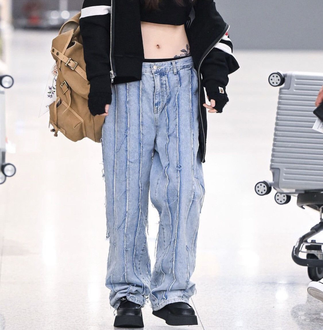 Designer × Matin Kim Matin Kim Cutting Loose Denim Pants Light Blue Size 30" / US 8 / IT 44 - 10 Thumbnail