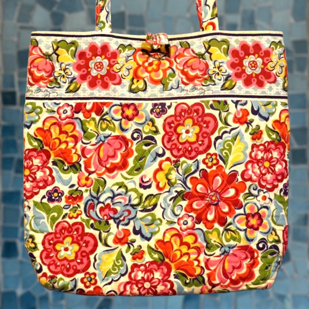 Vera Bradley Vera Bradley Tote Rectangular Medium 13 in Multicolor Floral Quilted Cotton Womens Bag Carry Bag Size ONE SIZE - 1 Thumbnail