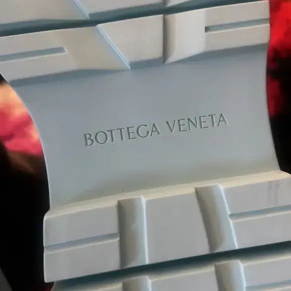 Bottega Veneta o1n1vont1224 Blue Sole Tire Chelsea Boots in Black Size US 4 / IT 34 - 4 Thumbnail