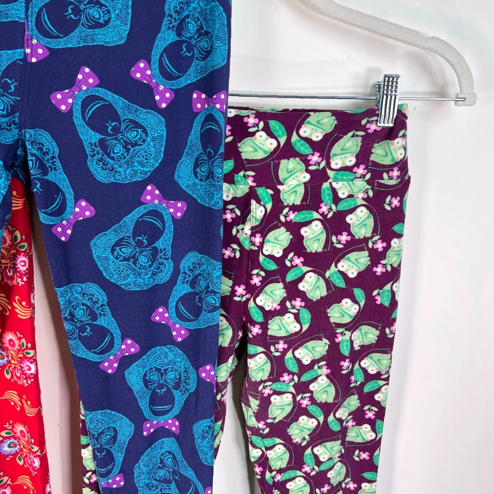 Vintage Lularoe One Size Leggings OS Lot of 3 Monkey Frog Floral Size 42" / US 20 - 3 Thumbnail