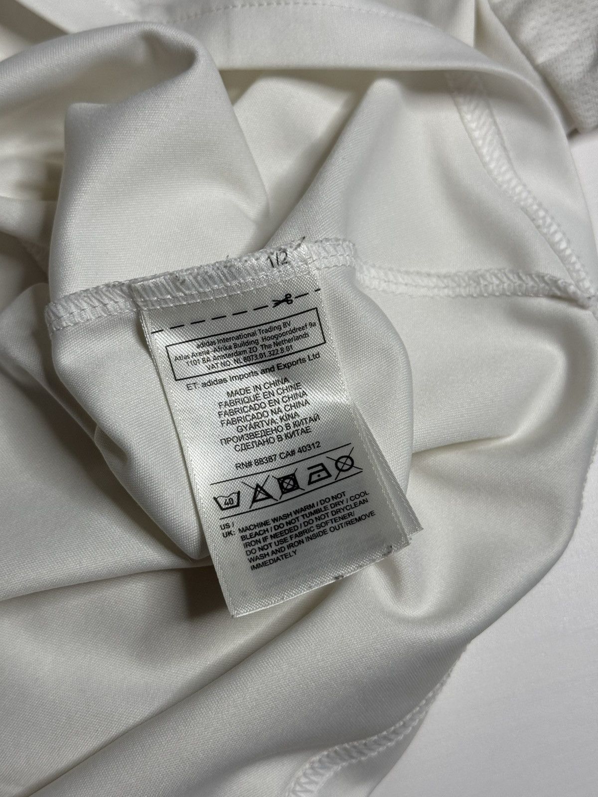 Adidas VINTAGE Y2K Adidas Germany Kit "White" [ M ] PREOWNED Size US M / EU 48-50 / 2 - 7 Thumbnail