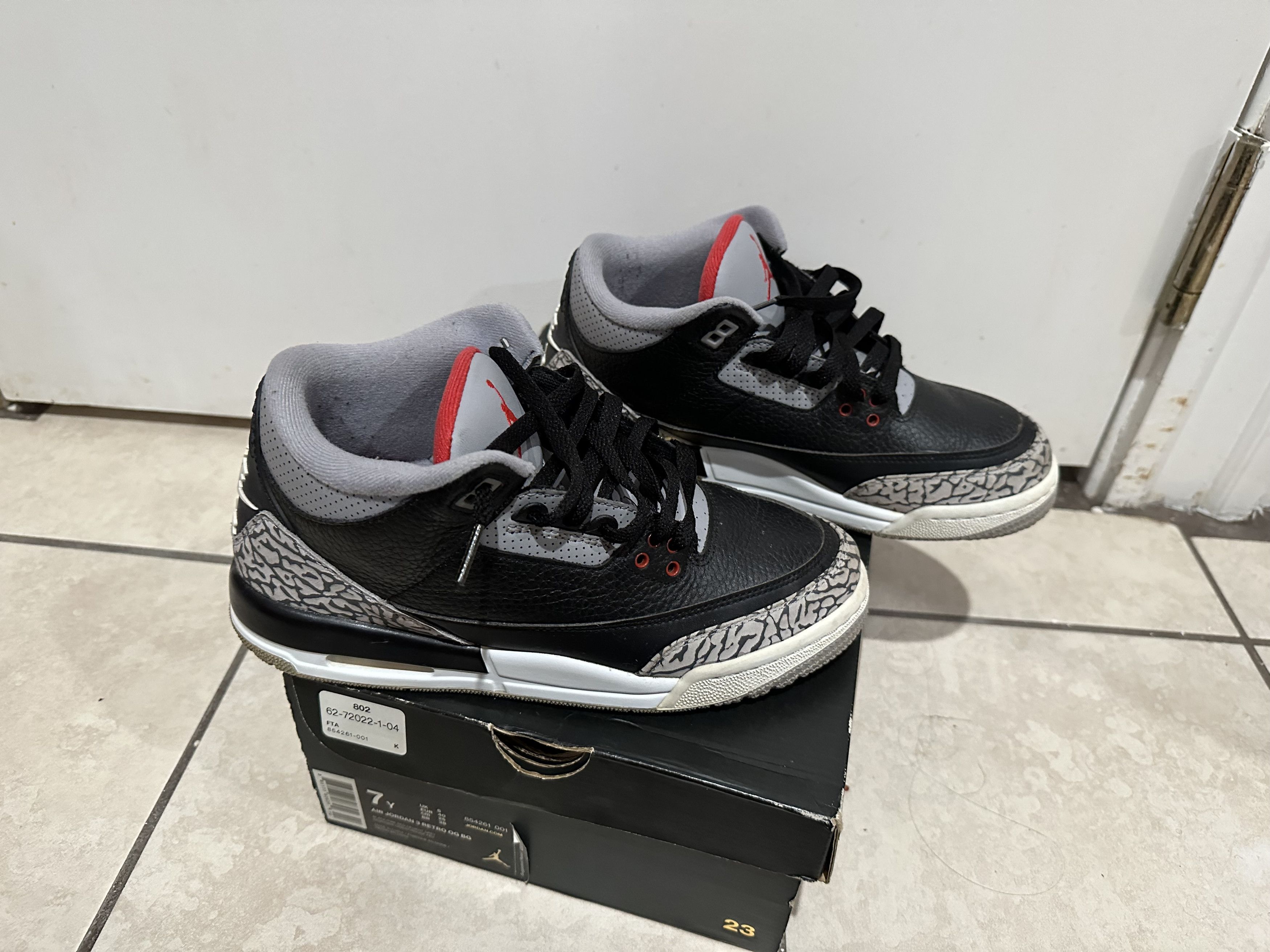 Jordan Brand Black cement 3 Size US 7 / EU 40 - 4 Thumbnail