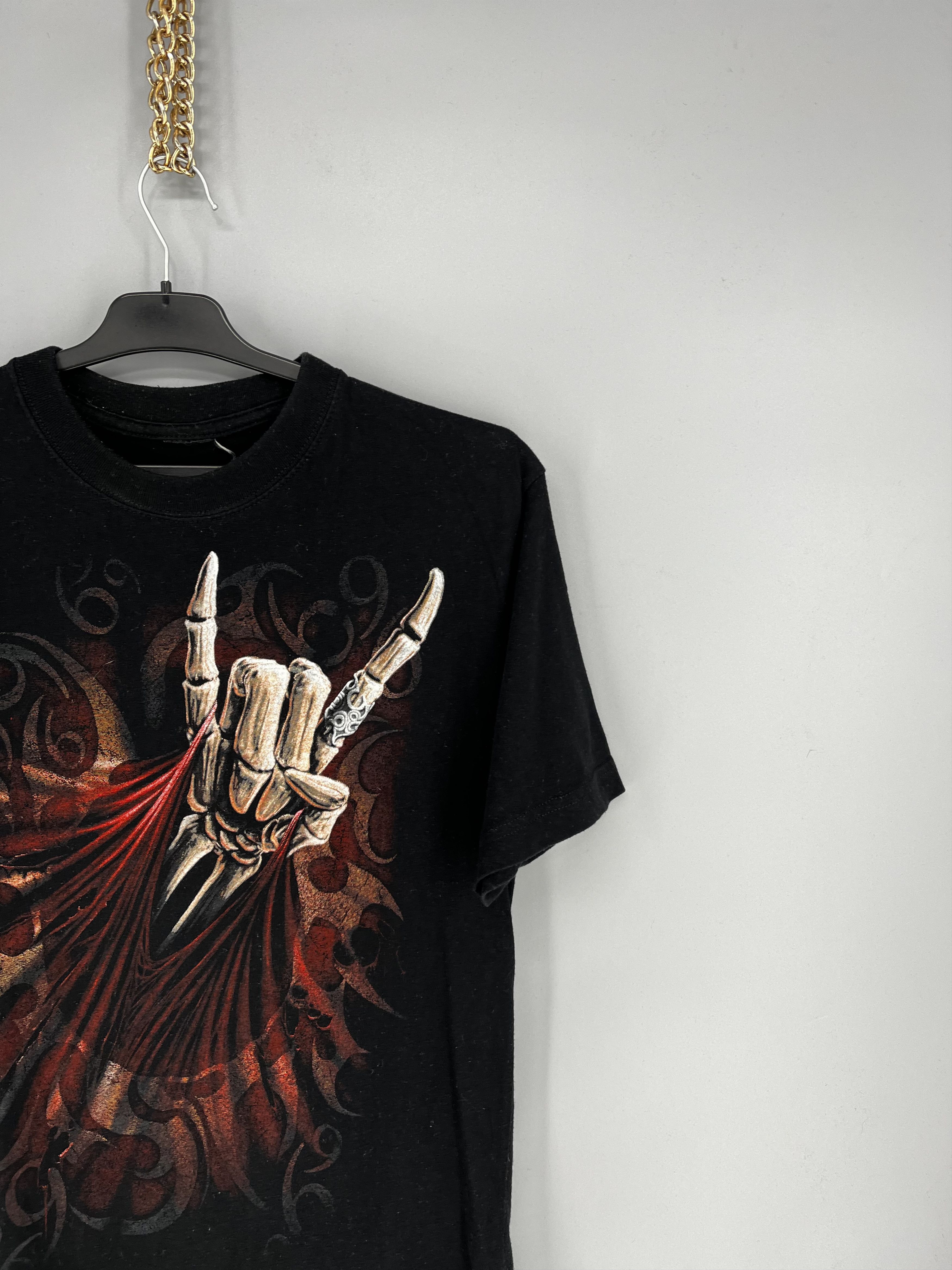 Band Tees VINTAGE GOTHIC SPIRAL SKULL Y2K GRUNGE PUNK ROCK Size US M / EU 48-50 / 2 - 5 Thumbnail