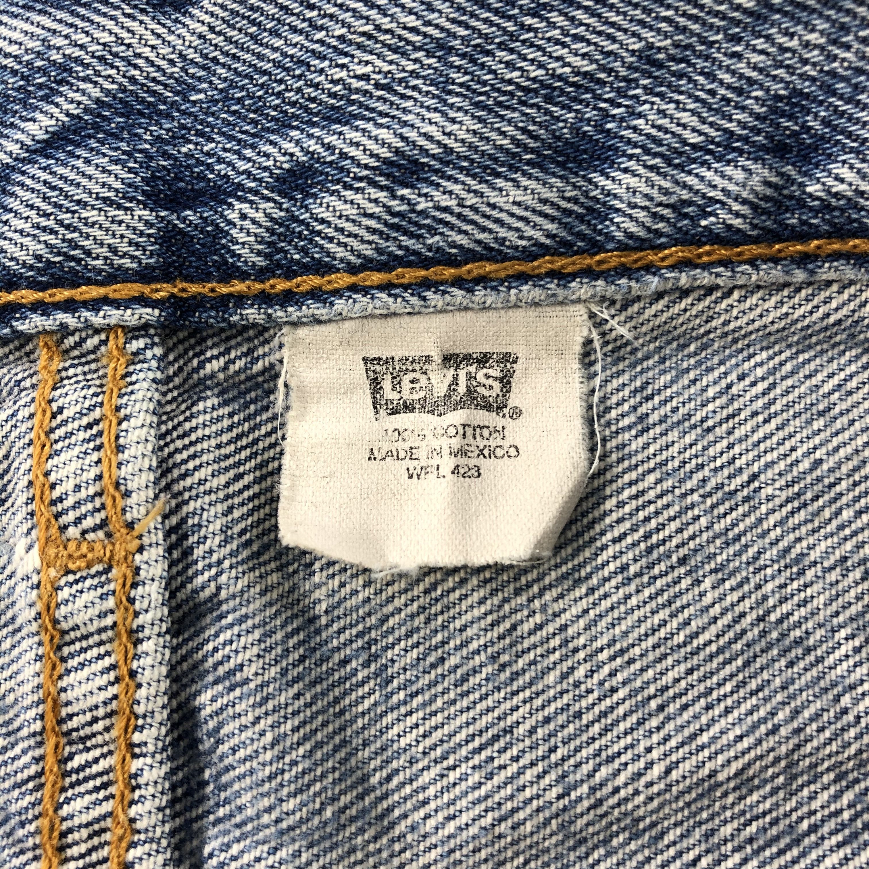 Levi's 90s Vintage Blue Wash Levis 501 Jeans-JM1794 Size US 35 - 9 Thumbnail