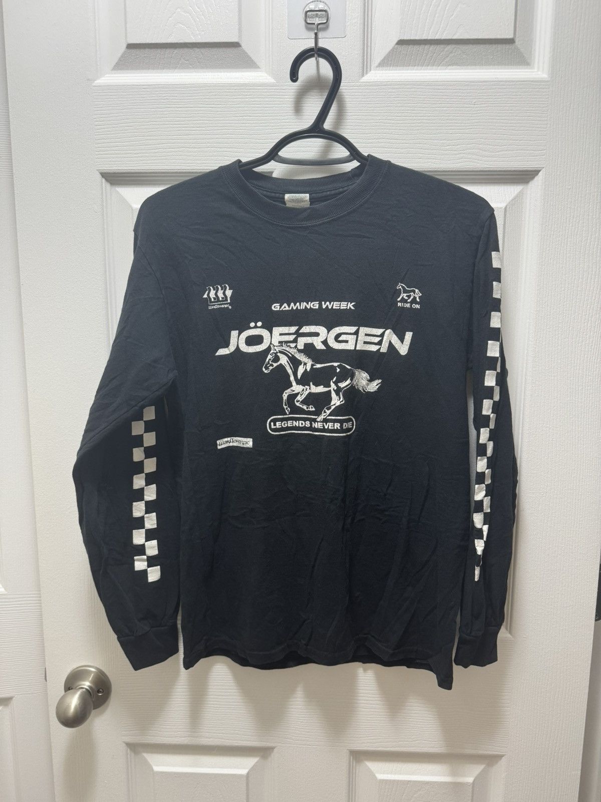 Mustang Gildan Joergen Horse Gaming Minecraft PewDiePie Merch Shirt Size US S / EU 44-46 / 1 - 1 Thumbnail