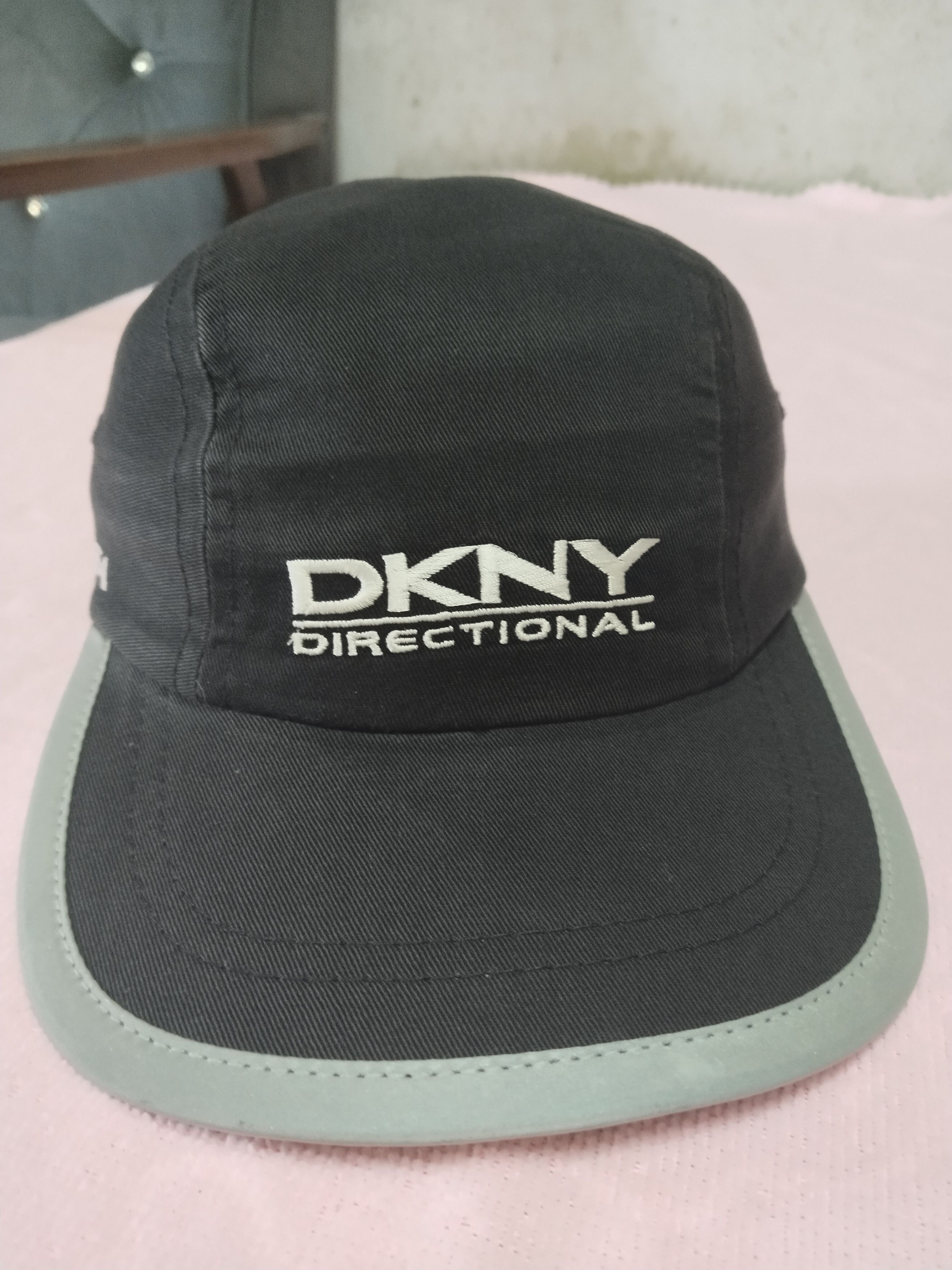 DKNY RARE 3 PANEL DKNY DIRECTIONAL USA CAP HAT Size ONE SIZE - 2 Thumbnail