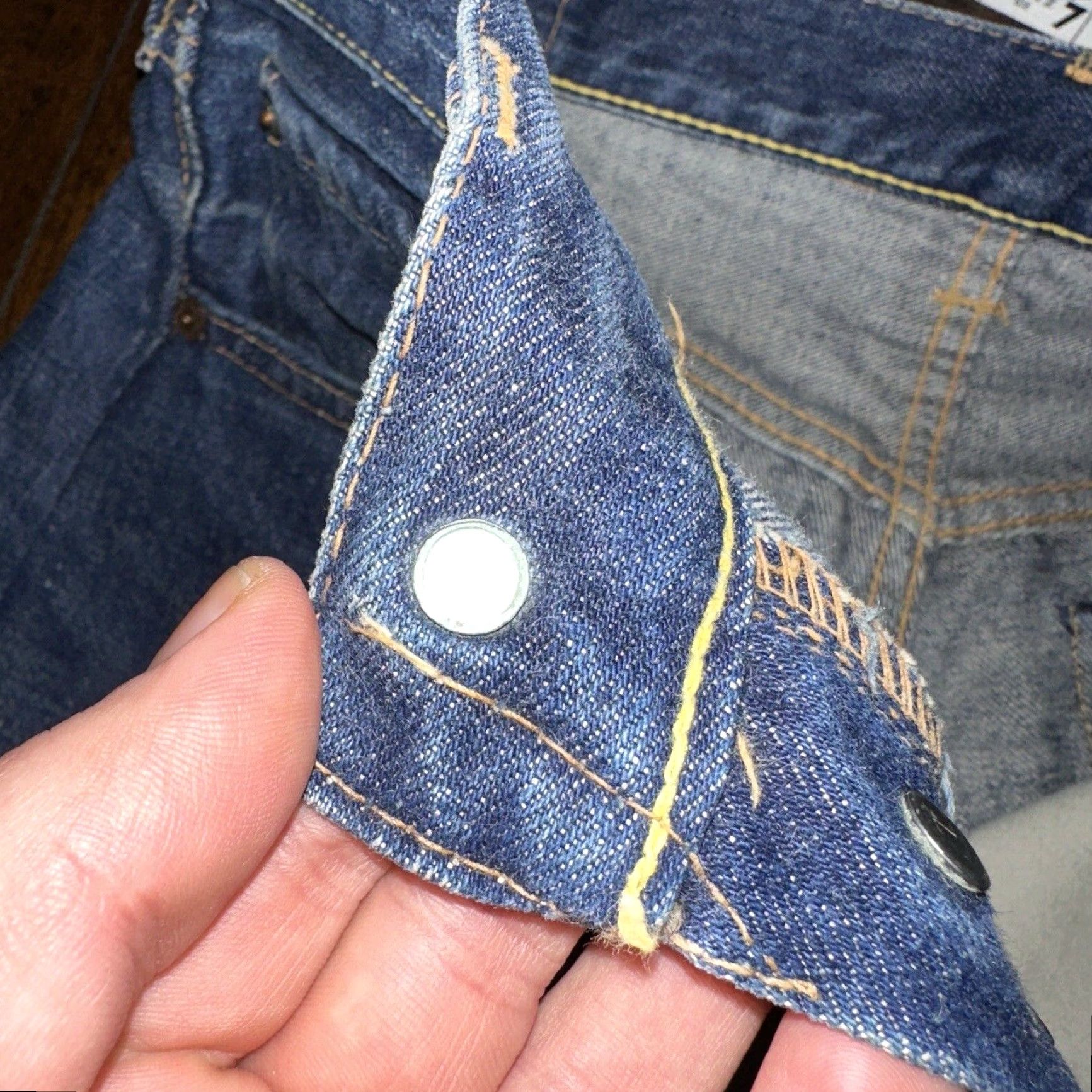 Levi's VINTAGE Levi's 501 Jeans Big E VTG 60s Redline Destroyed Denim 28x28 Blue Jeans Mens Size US 28 / EU 44 - 7 Thumbnail