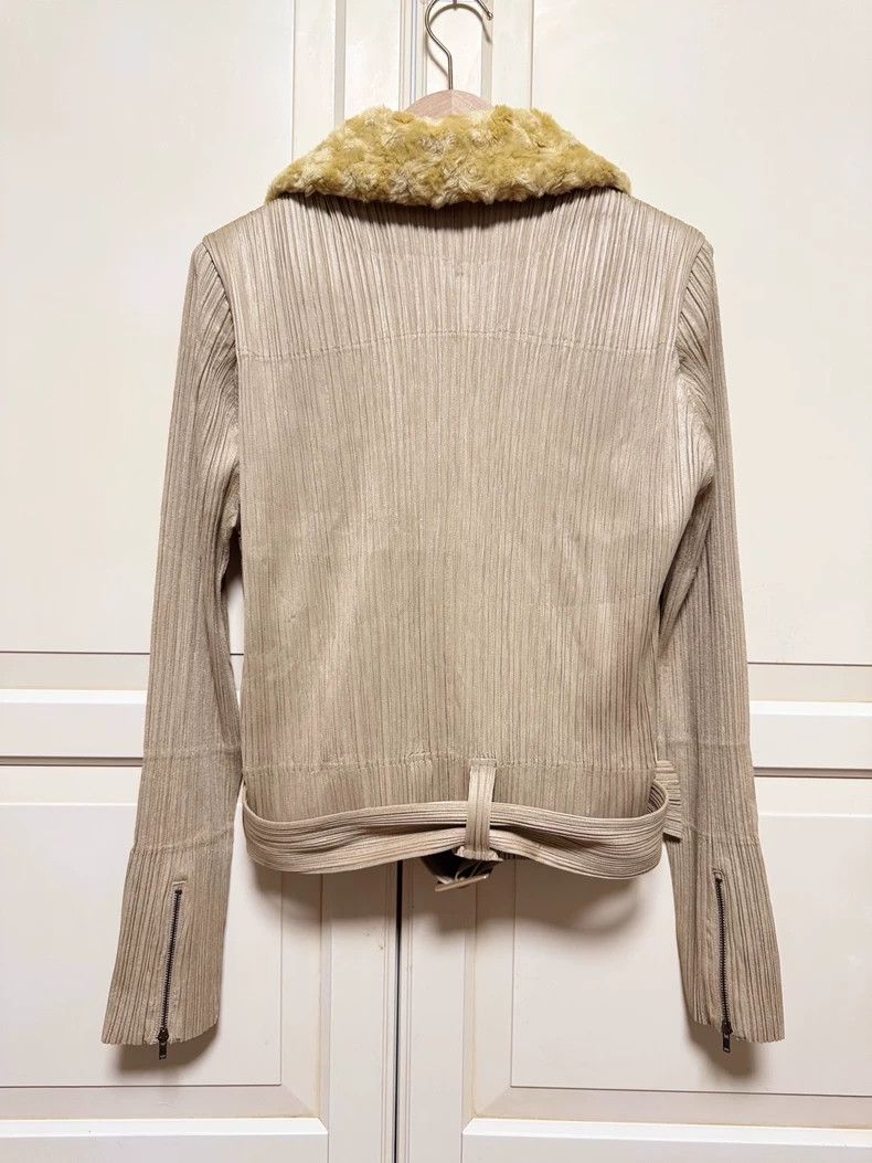 Issey Miyake Issey Miyake size:4 Beige pleated jacket Size XS / US 0-2 / IT 36-38 - 3 Thumbnail