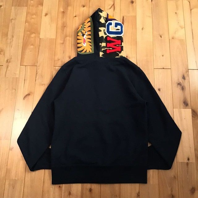 Bape BAPE logo shark full zip hoodie a bathing ape BAPE camo Size US M / EU 48-50 / 2 - 3 Thumbnail