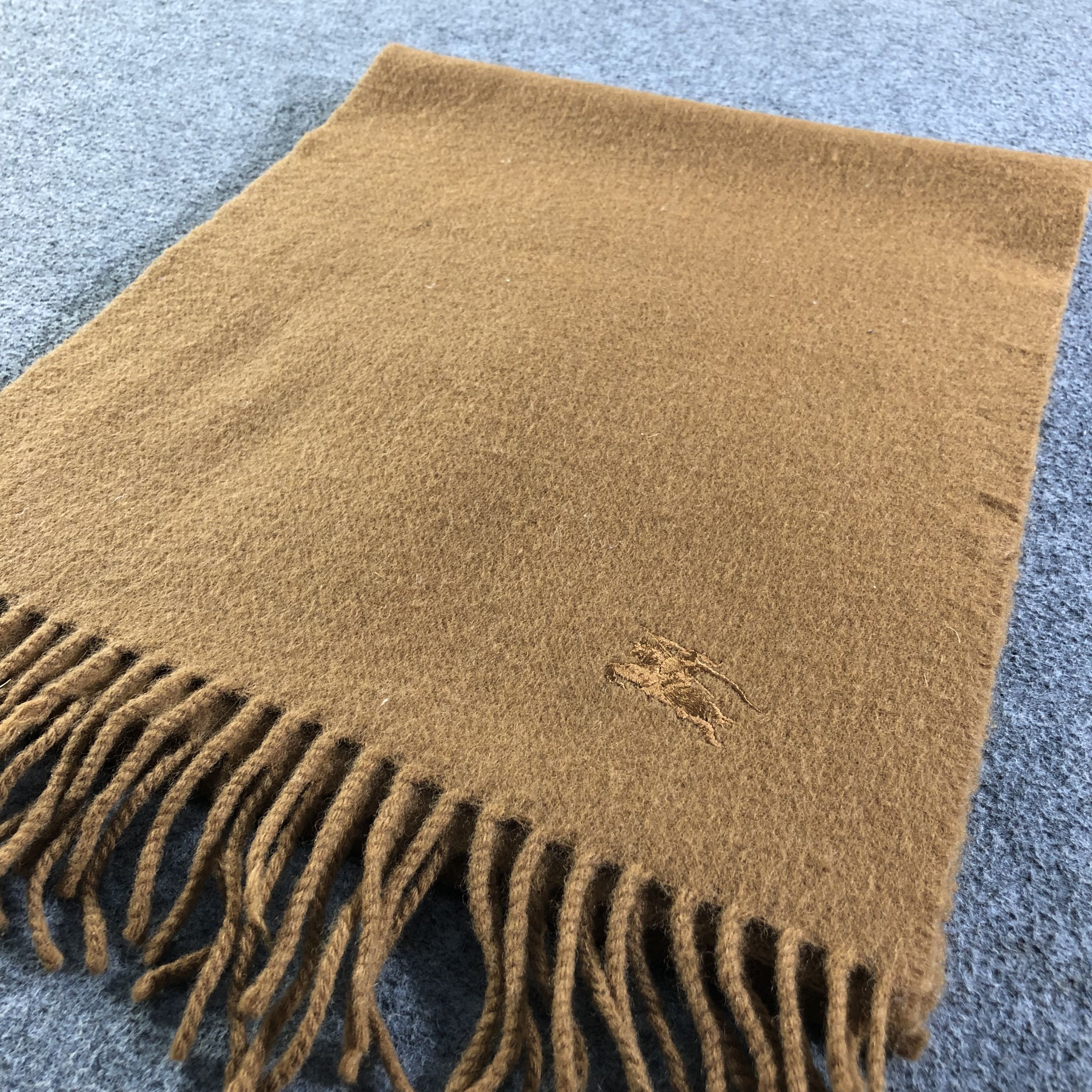 Burberry Burberrys Plain Wool Scarf Muffler Neckwear V2067 Size ONE SIZE - 4 Thumbnail