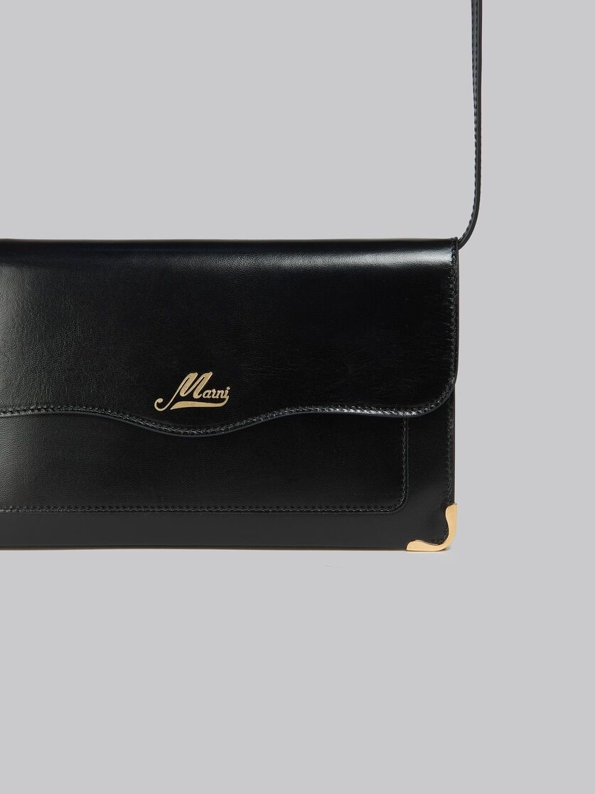 Marni o1f1d3z0525 Size: OS / Leather Pouch With Wavy Flap in Black Size ONE SIZE - 5 Thumbnail