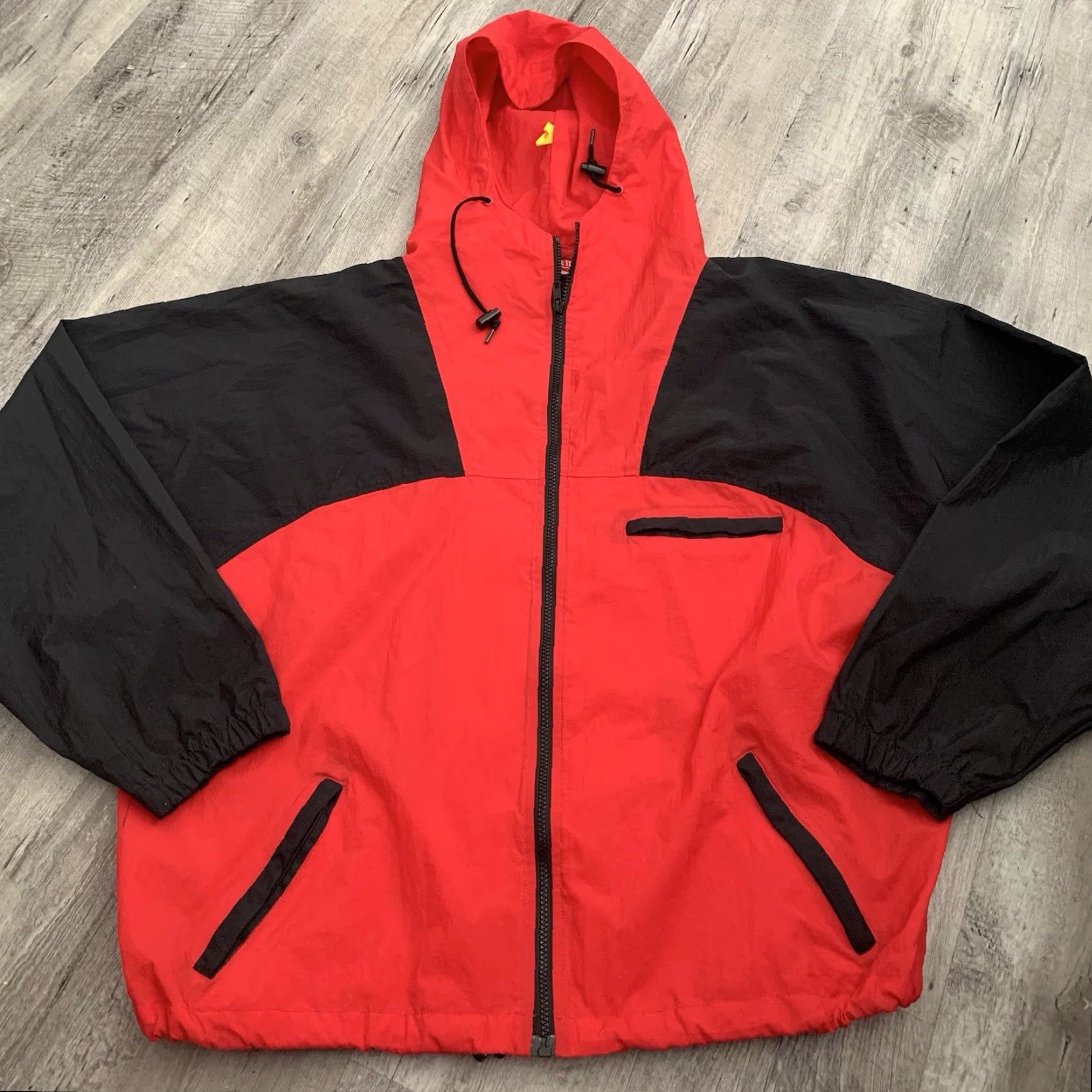 Marlboro Marlboro Adventure Team Windbreaker Jacket Mens XL Red Black Hooded Full Zip Lightweight Nylon Colorblock 90s Outdoor Classic Pockets Weatherproof? Size US XL / EU 56 / 4 - 6 Thumbnail