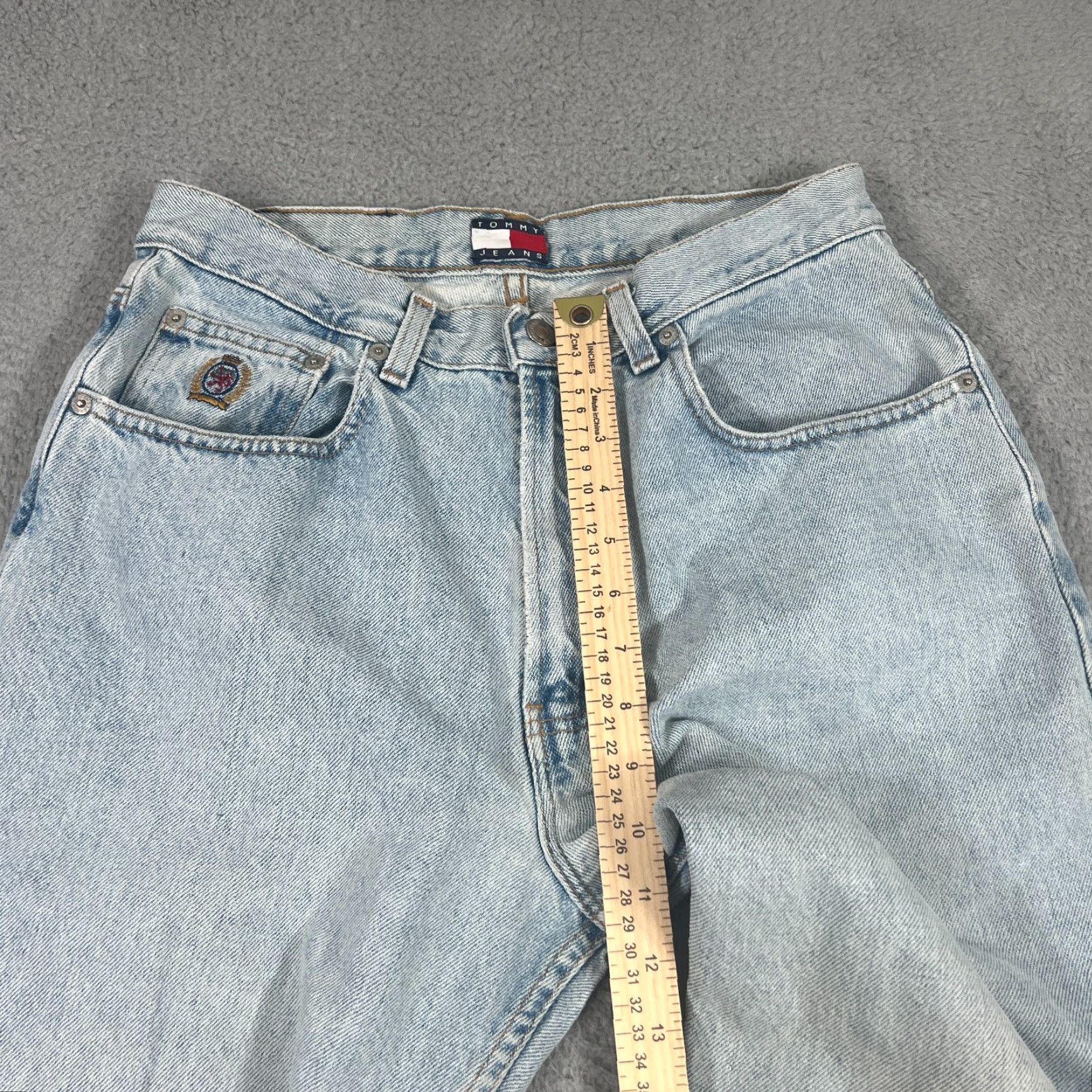 Tommy Hilfiger VINTAGE Tommy Hilfiger Jeans 31x26 Blue Relaxed Tapered Light Wash Denim Mens Size US 31 - 5 Thumbnail