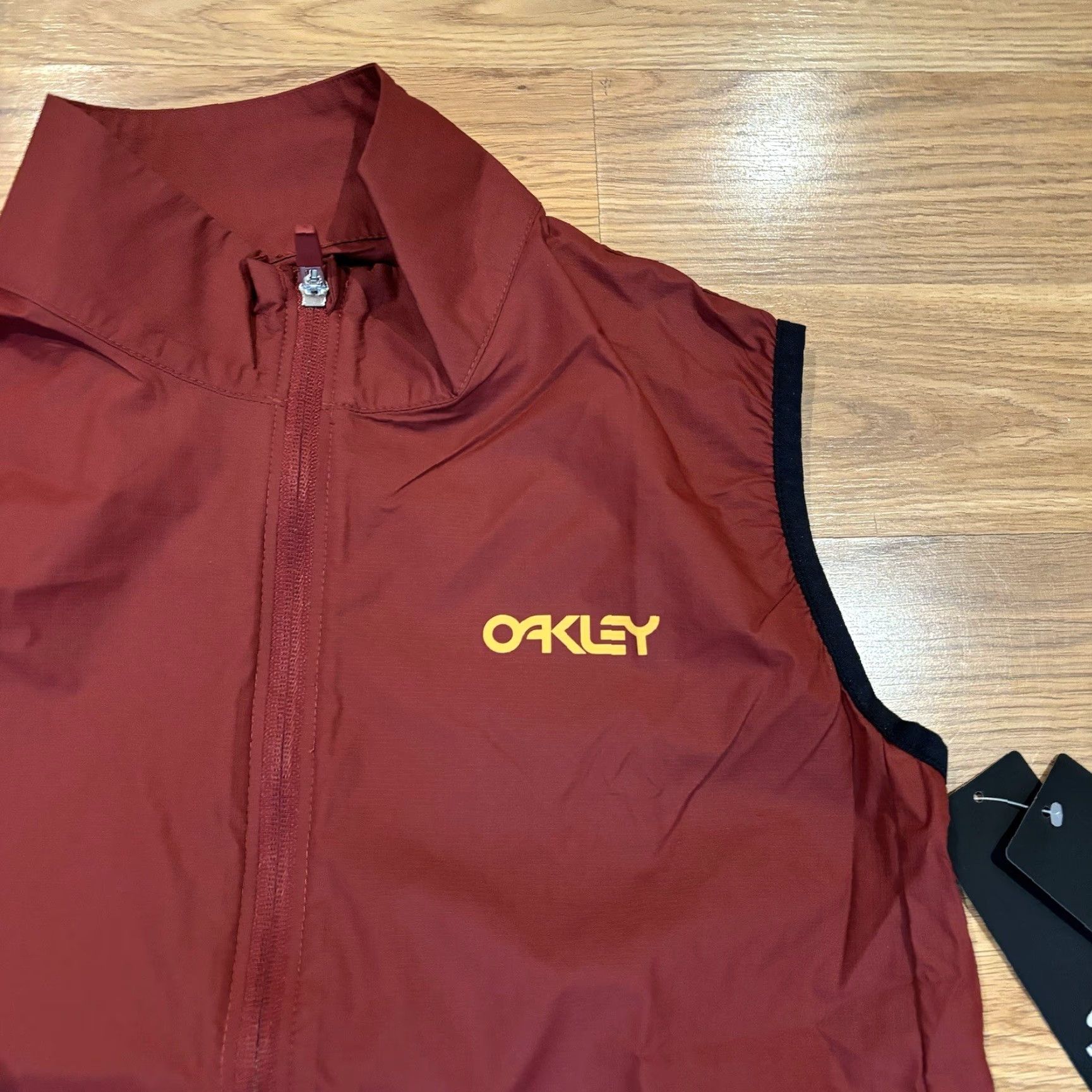 Oakley Oakley Vest Iron Red Full Zip Golf Athletic Embroidered Logo Men’s Size Small Size US S / EU 44-46 / 1 - 2 Thumbnail