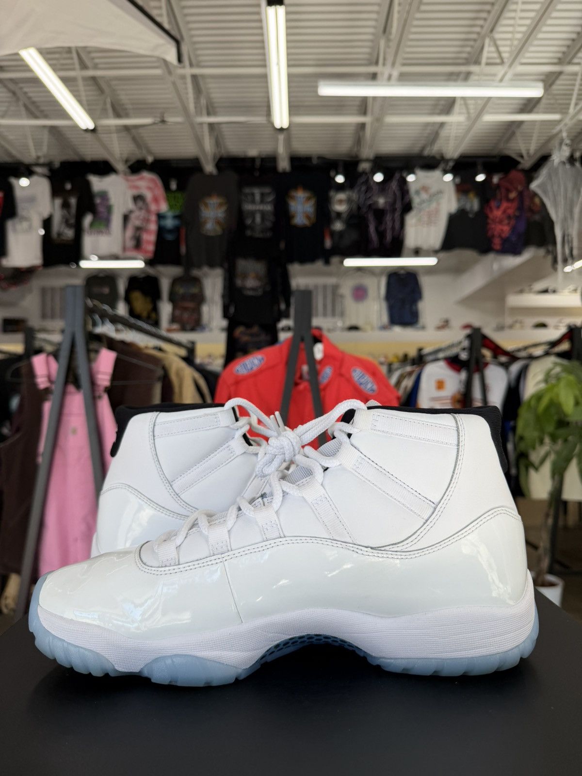 Jordan Brand Air Jordan 11 Legend Blue Size 11 (2024) Size US 11 / EU 44 - 4 Thumbnail