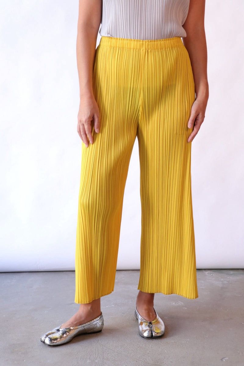 Pleats Please Issey Miyake ISSEY MIYAKE Pleats Please Citrine Yellow Pants Size 30" / US 8 / IT 44 - 2 Thumbnail