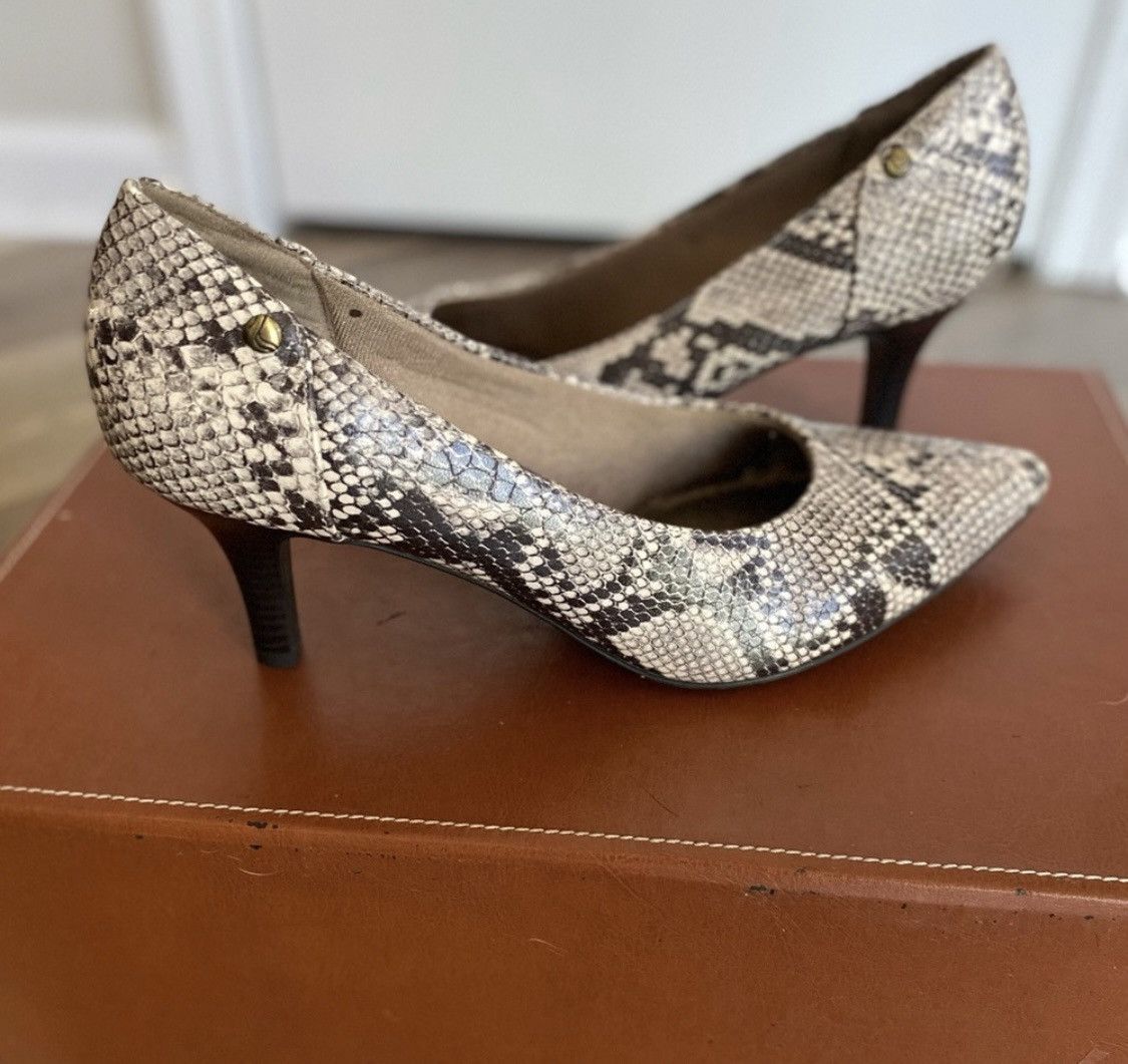 LIFE STRIDE SEVYN SNAKE PUMPS POINTED TOE HEELS SZ 11 - Main Image