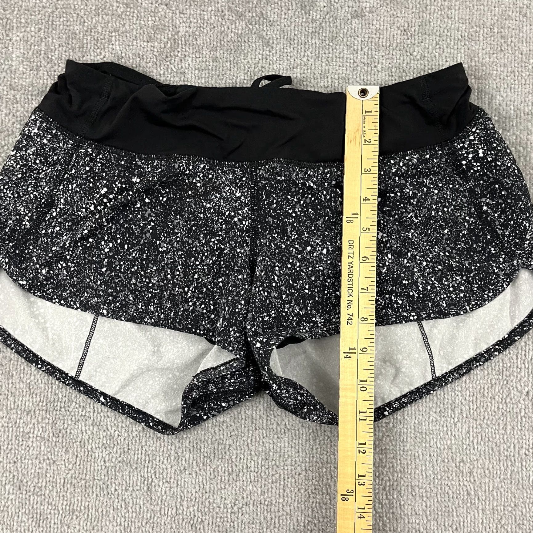 Lululemon Lululemon Speed Shorts Womens 6 / 3" Splatter Galaxy Black White Lined Running Size 28" / US 6 / IT 42 - 6 Thumbnail