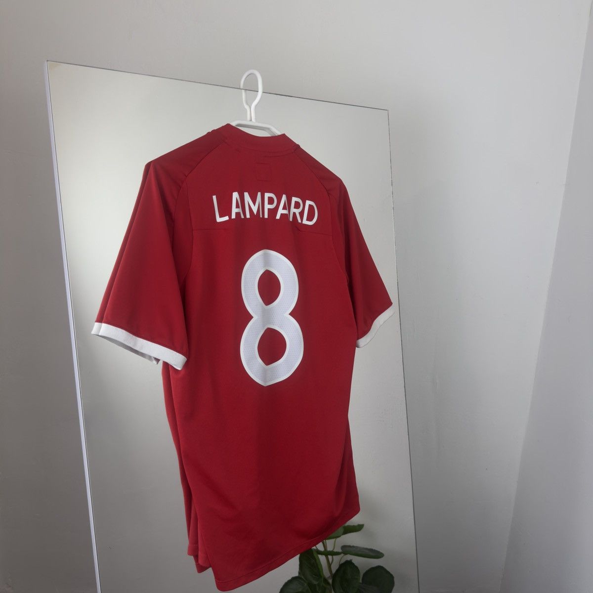 Umbro Umbro Lampard England Soccer Vintage Jersey T-shirts Size US M / EU 48-50 / 2 - 2 Thumbnail