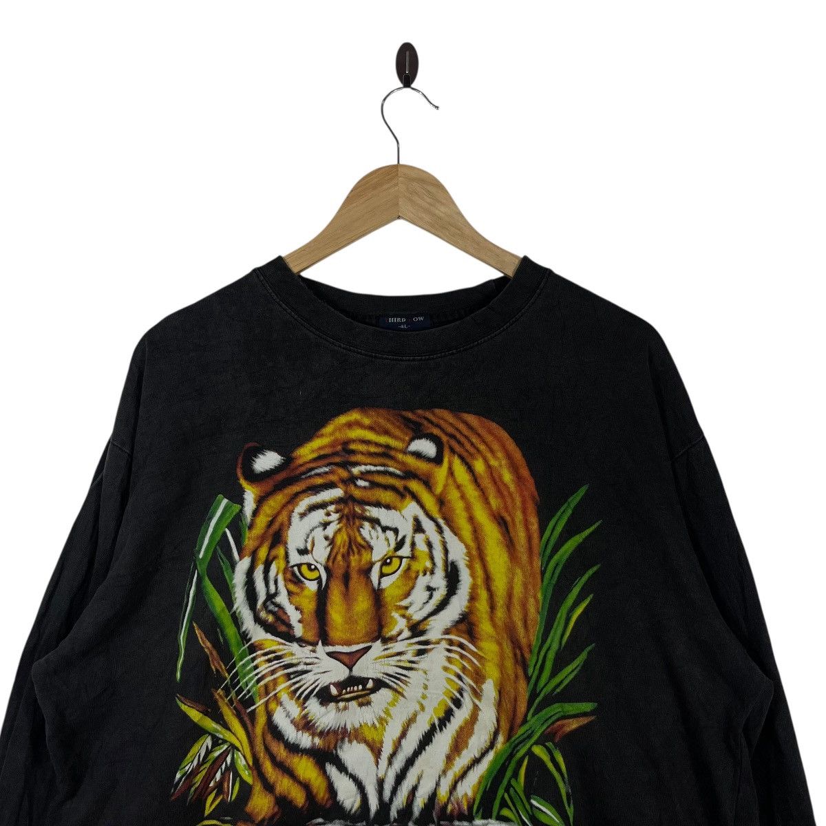 Vintage THIRD ROW TIGER GRAPHIC LONG SLEEVE T SHIRT STREETWEAR Size US XXL / EU 58 / 5 - 2 Thumbnail